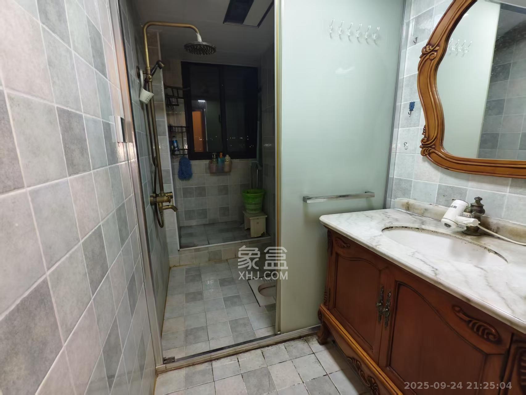 星湖湾一期高层 4室2厅2卫 2900.0元/月 星湖湾一期高层 4室2厅2卫 2900.0元/月室内图