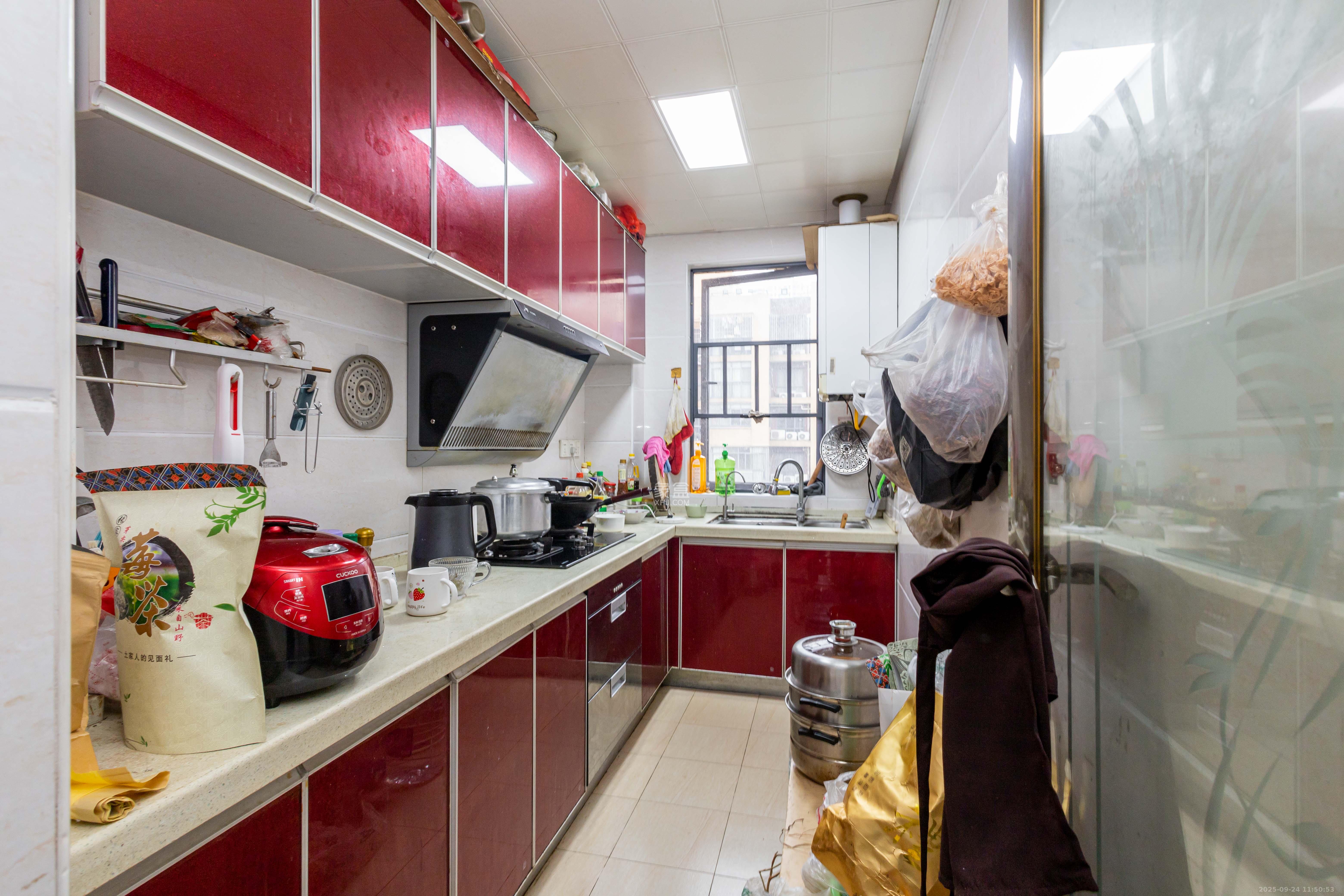 中国铁建国际城一期  3室2厅2卫    52.8万 中国铁建国际城一期  3室2厅2卫    52.8万厨房