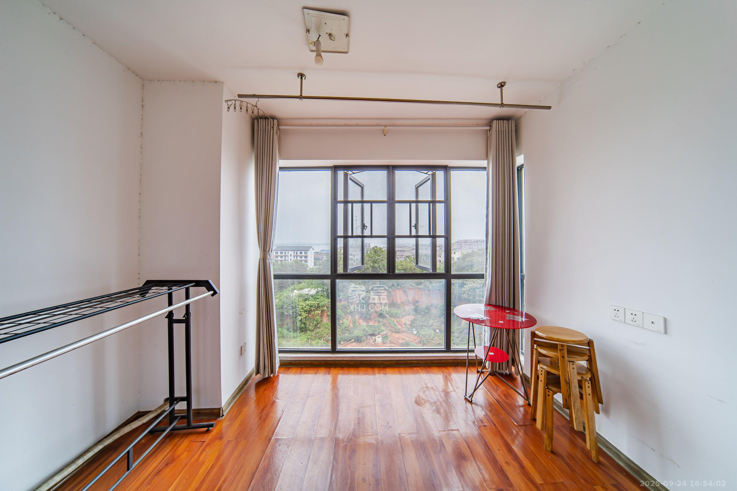 德惠雅苑(众星湘港公馆) 3室2厅1卫 2000.0元/月 德惠雅苑(众星湘港公馆) 3室2厅1卫 2000.0元/月室内图