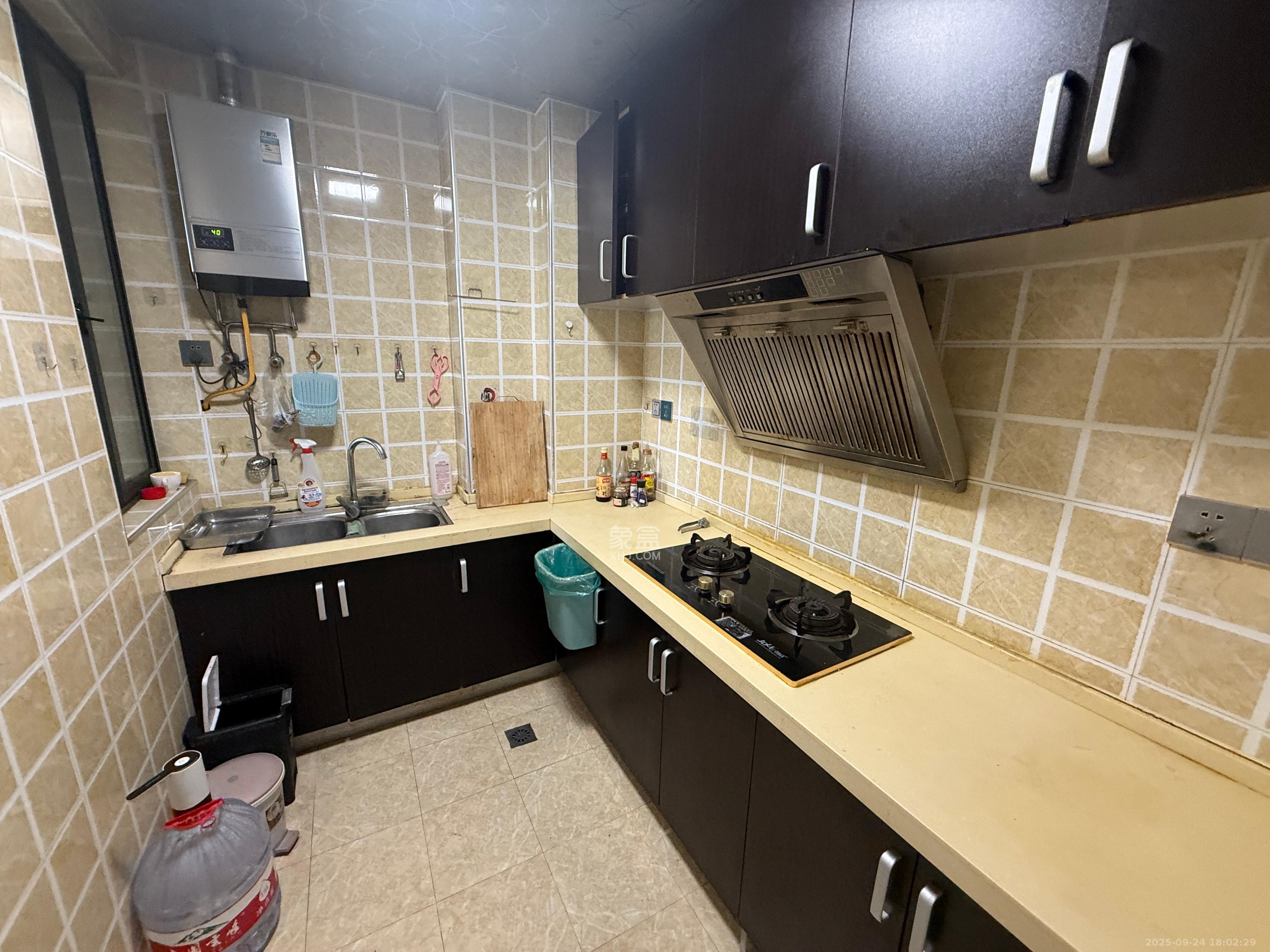 优山美地 1室1厅1卫 1800.0元/月 优山美地 1室1厅1卫 1800.0元/月室内图