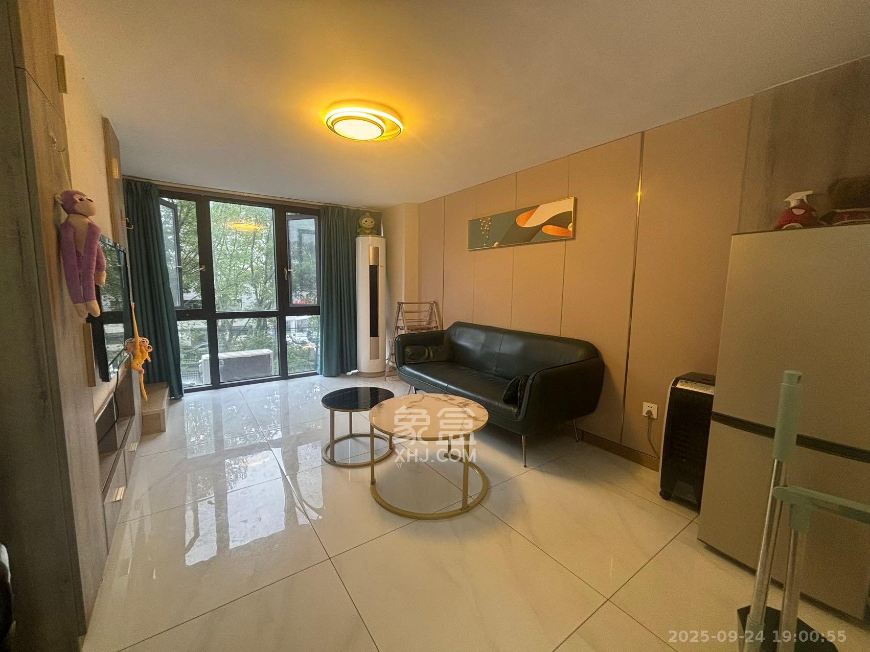 裕天国际商汇中心 1室1厅1卫 1600.0元/月 裕天国际商汇中心 1室1厅1卫 1600.0元/月室内图