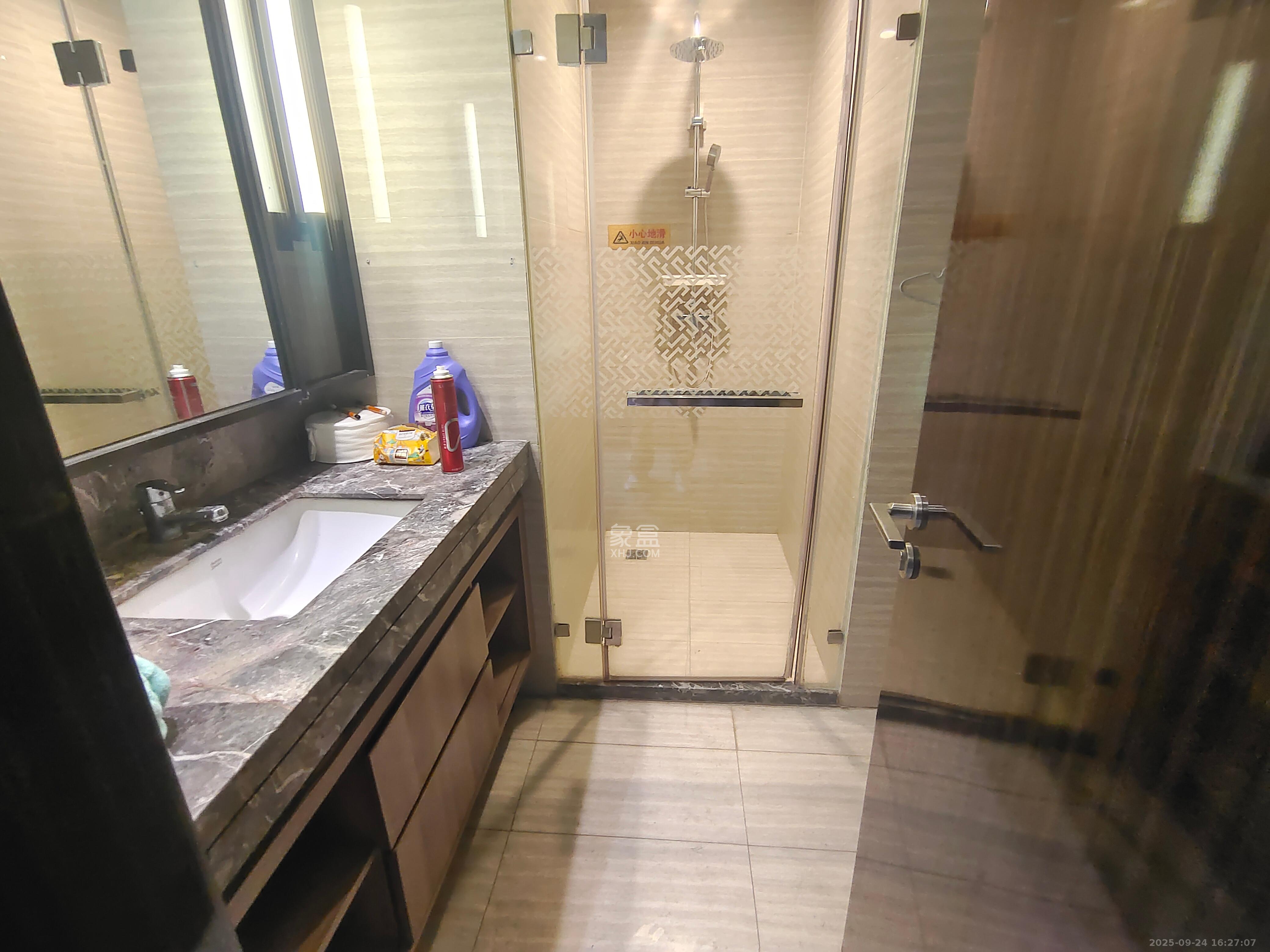 华远国际公寓 1室1厅1卫 3000.0元/月 华远国际公寓 1室1厅1卫 3000.0元/月室内图