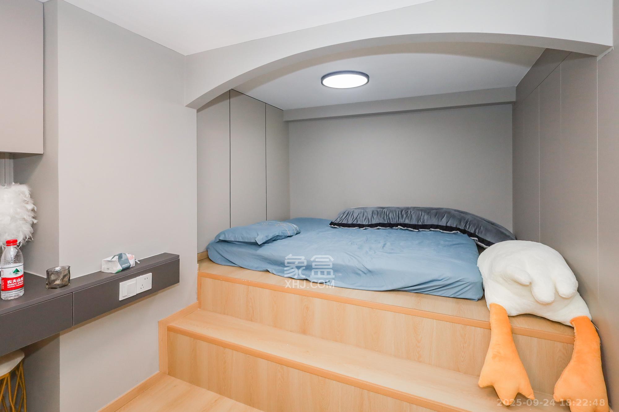 卓越中寰  2室1厅1卫    62.0万卧室