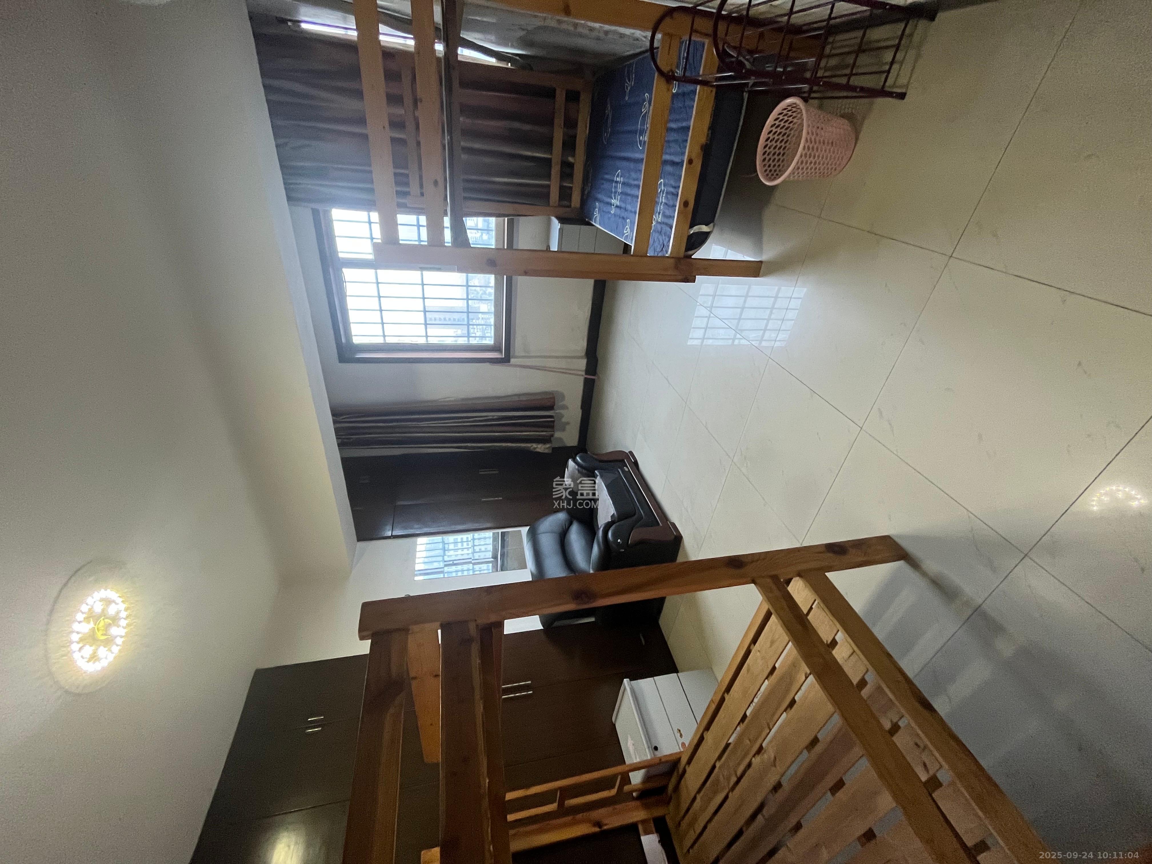 天心城市广场(黄金之城) 4室2厅1卫 3000.0元/月 天心城市广场(黄金之城) 4室2厅1卫 3000.0元/月室内图