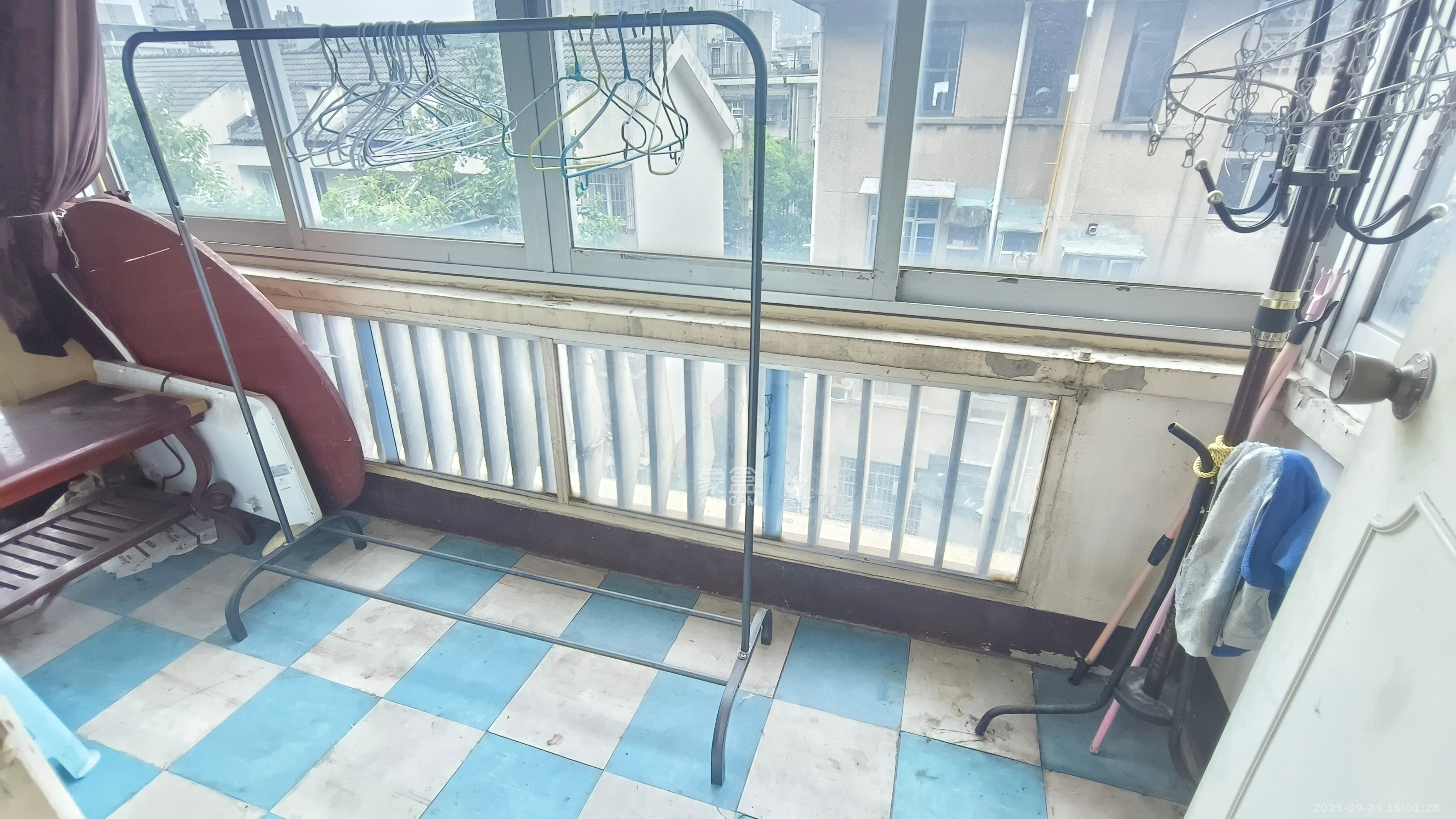 红石咀社区（湖南省第六工程公司宿舍）  1室1厅1卫    1000.0元/月室内图