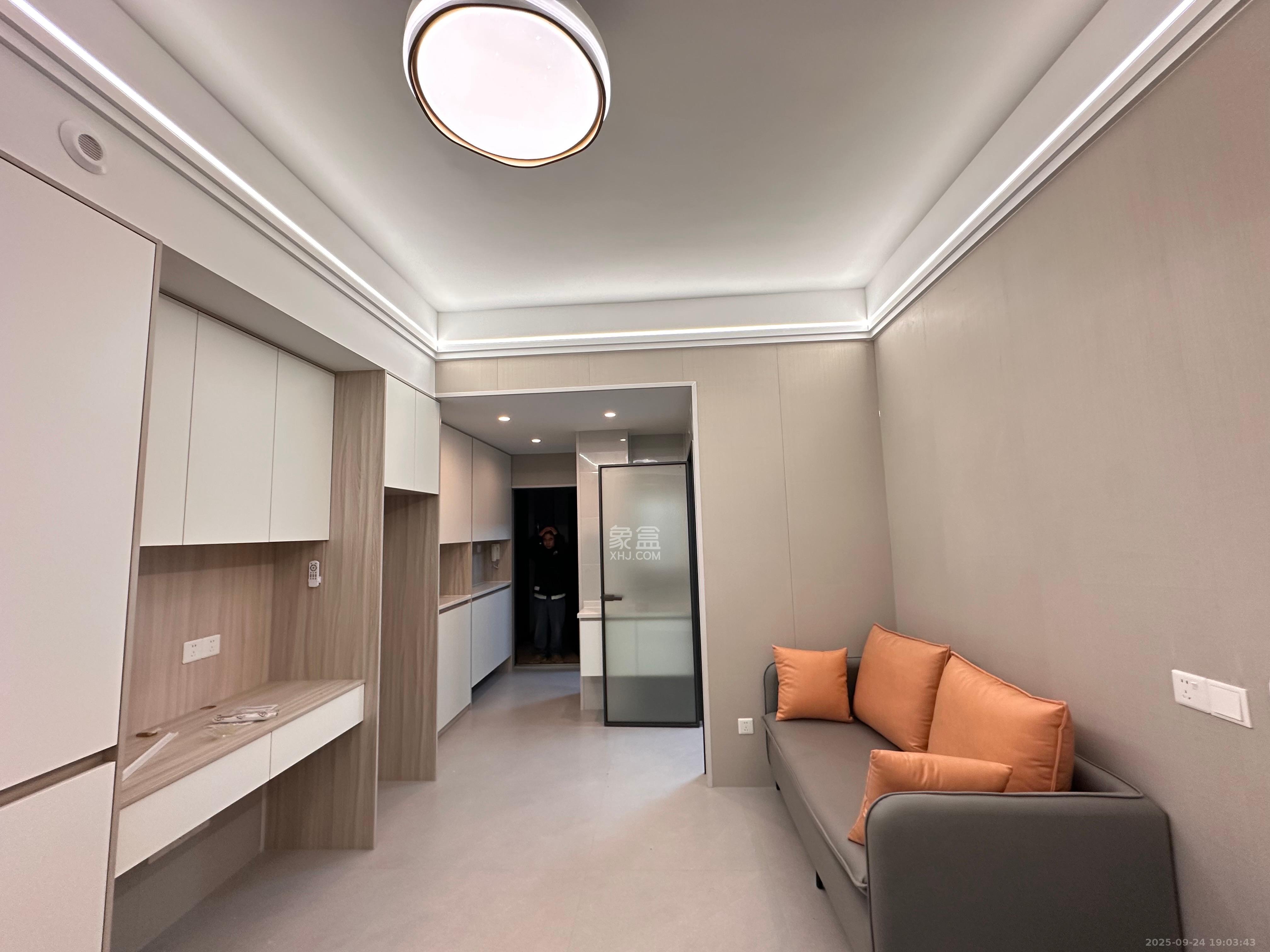 嘉雨兴园 1室1厅1卫 2100.0元/月 嘉雨兴园 1室1厅1卫 2100.0元/月室内图