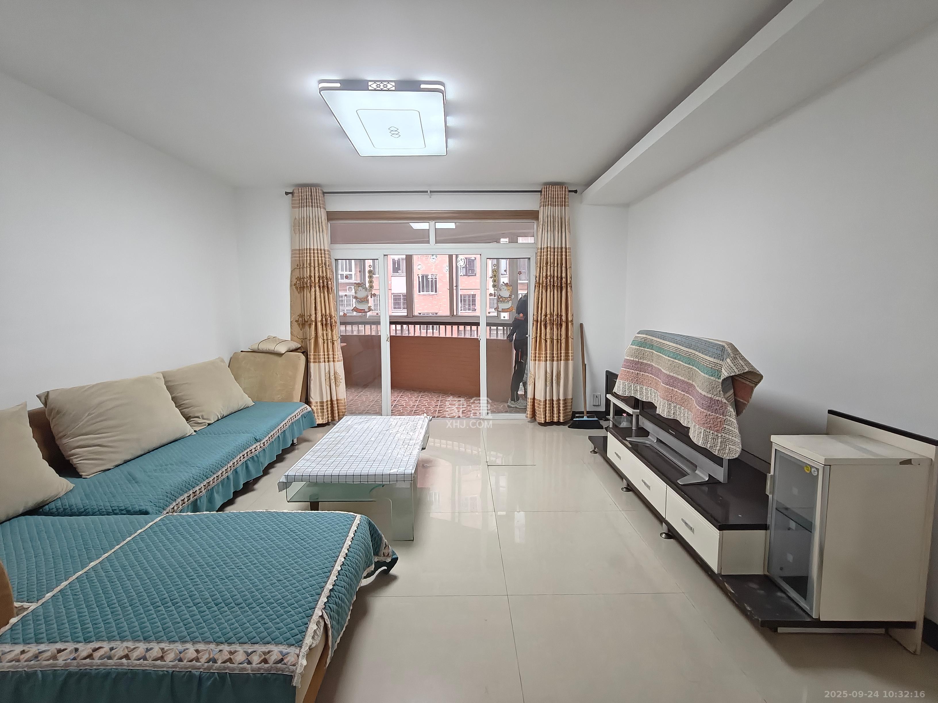 晶华美地 3室2厅1卫 2000.0元/月 晶华美地 3室2厅1卫 2000.0元/月室内图