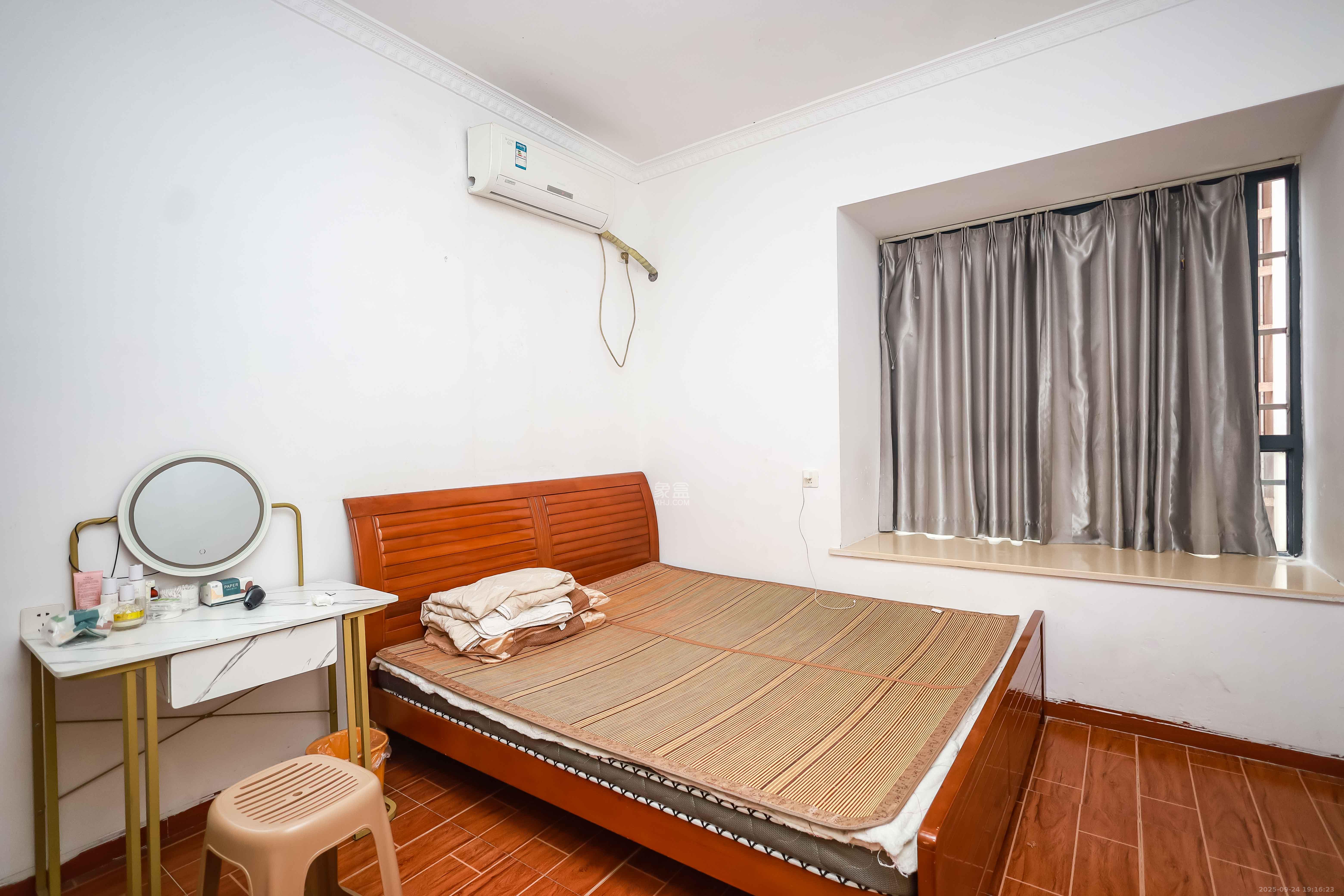 山水新城  2室1厅1卫    46.0万卧室