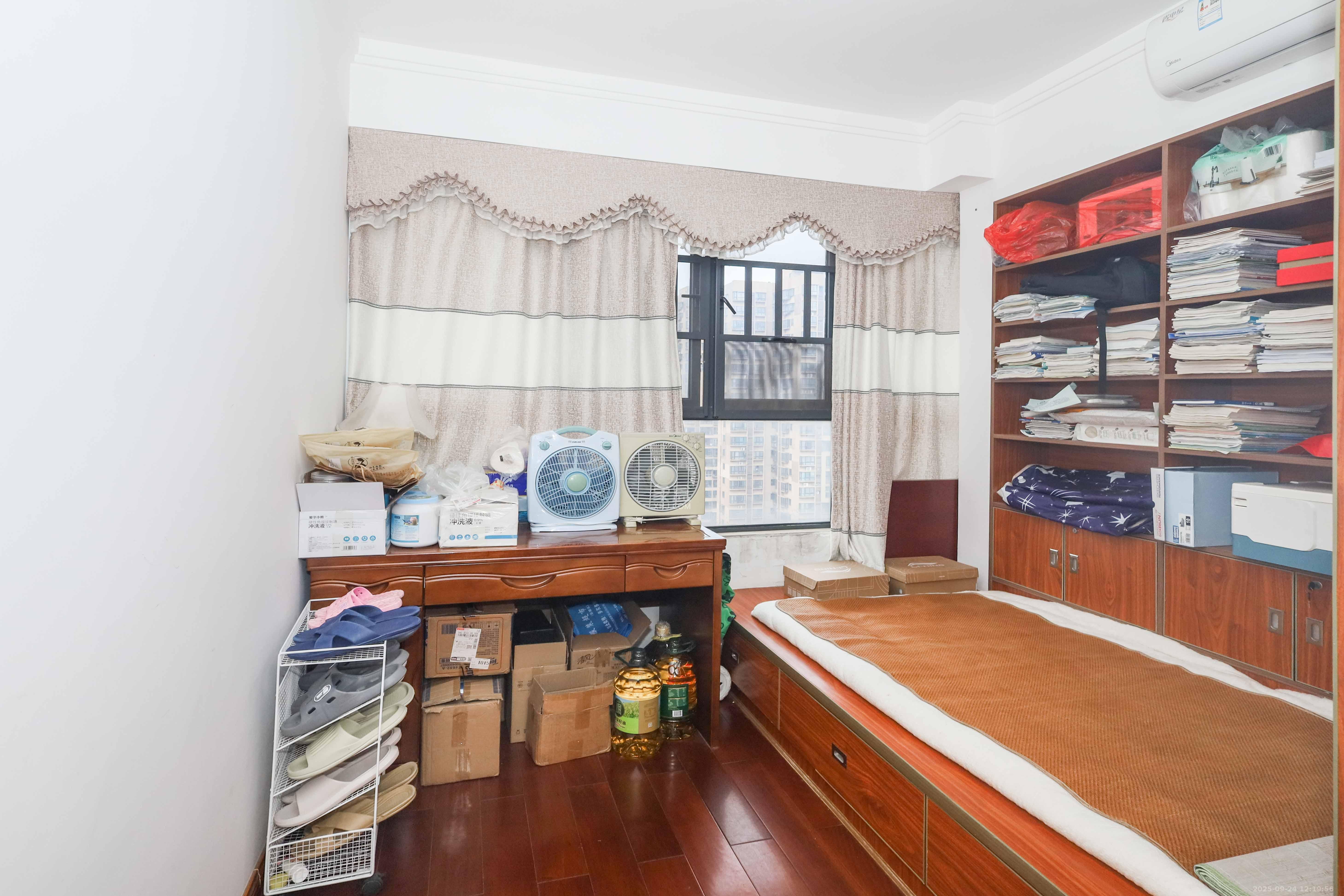 中国铁建梅溪青秀一期 3室2厅1卫 106.0万 中国铁建梅溪青秀一期 3室2厅1卫 106.0万卧室