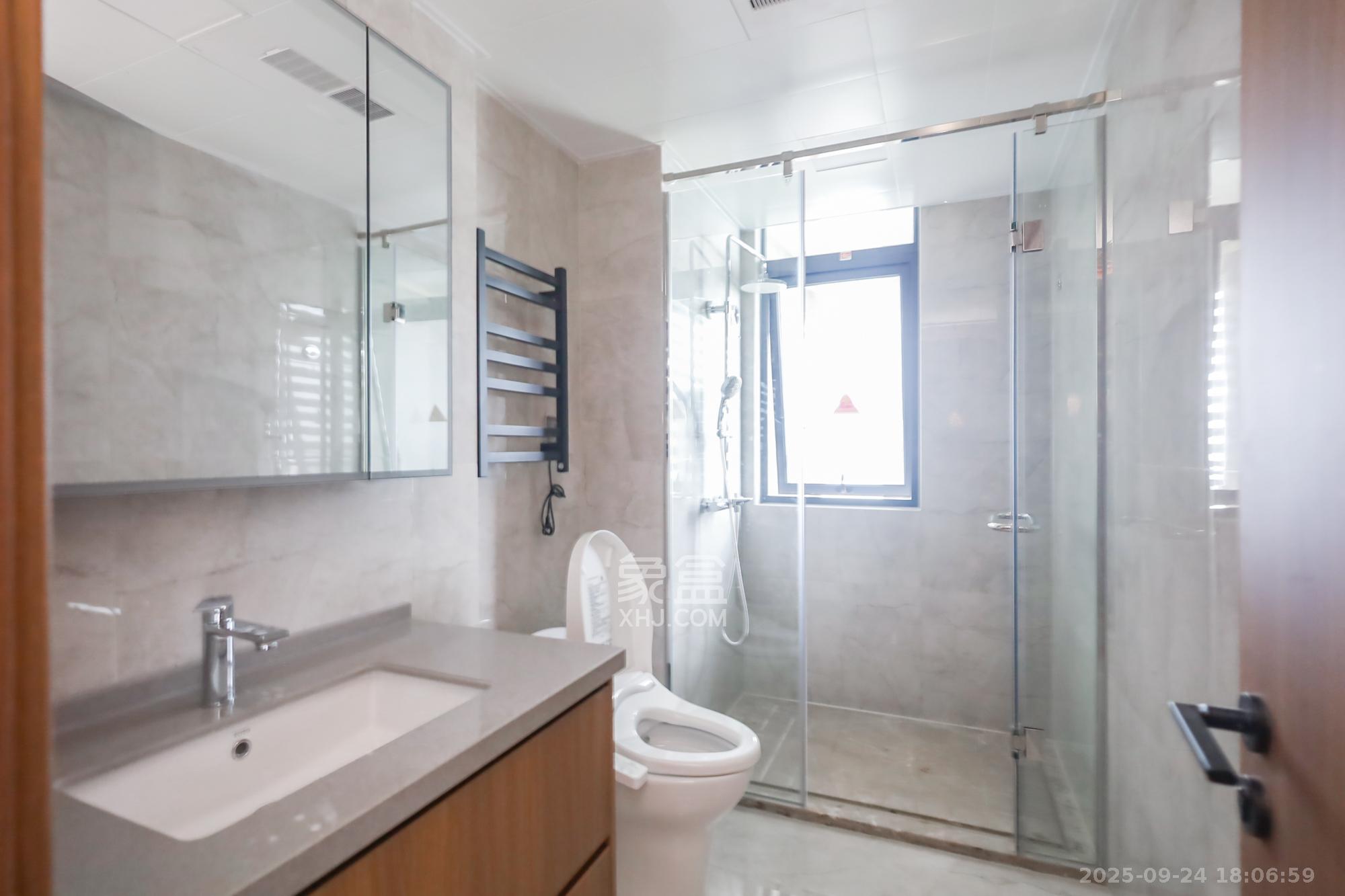 江山印  4室2厅2卫    618.0万 江山印  4室2厅2卫    618.0万卫生间