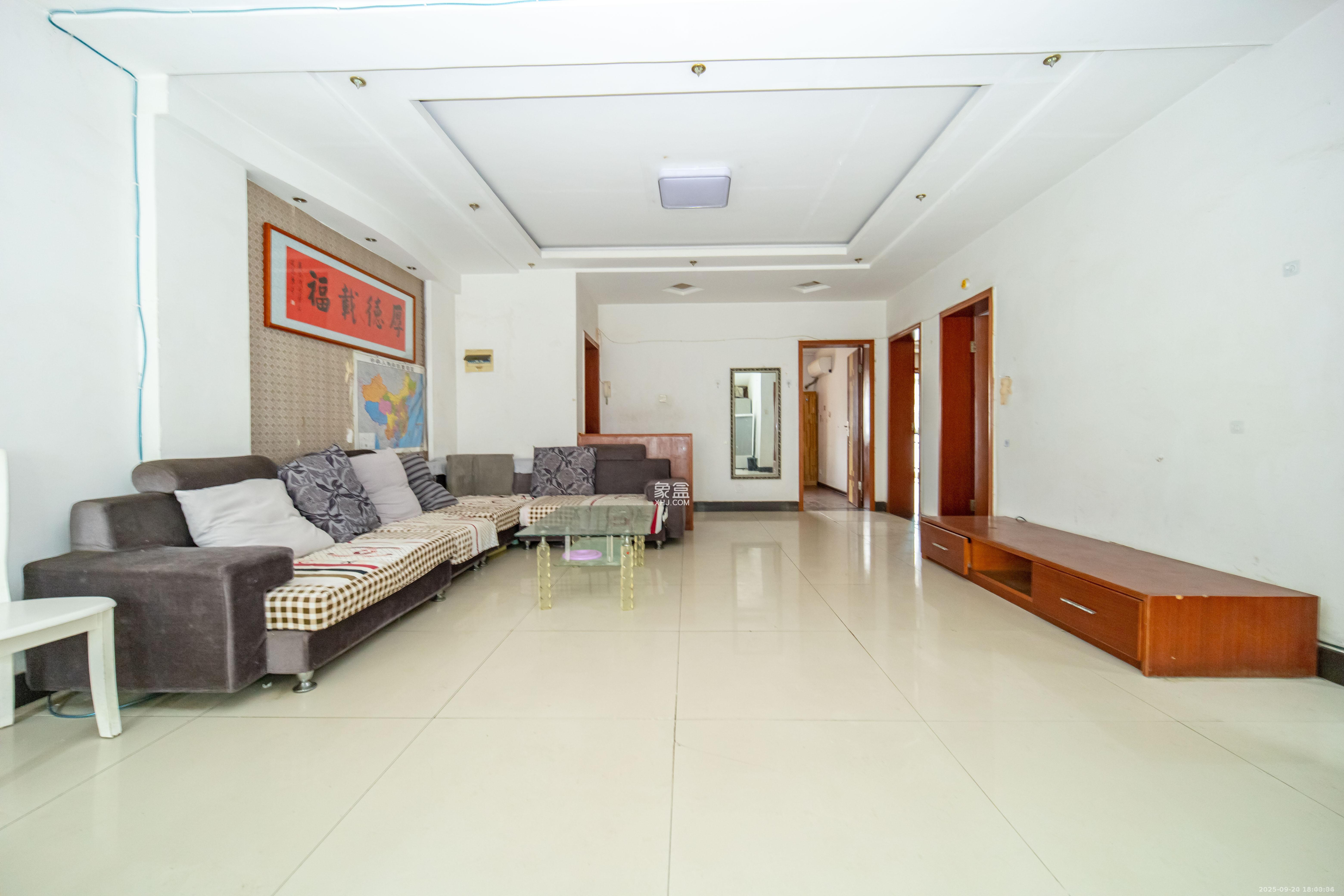 湘绣城 3室2厅1卫 1200.0元/月 湘绣城 3室2厅1卫 1200.0元/月室内图