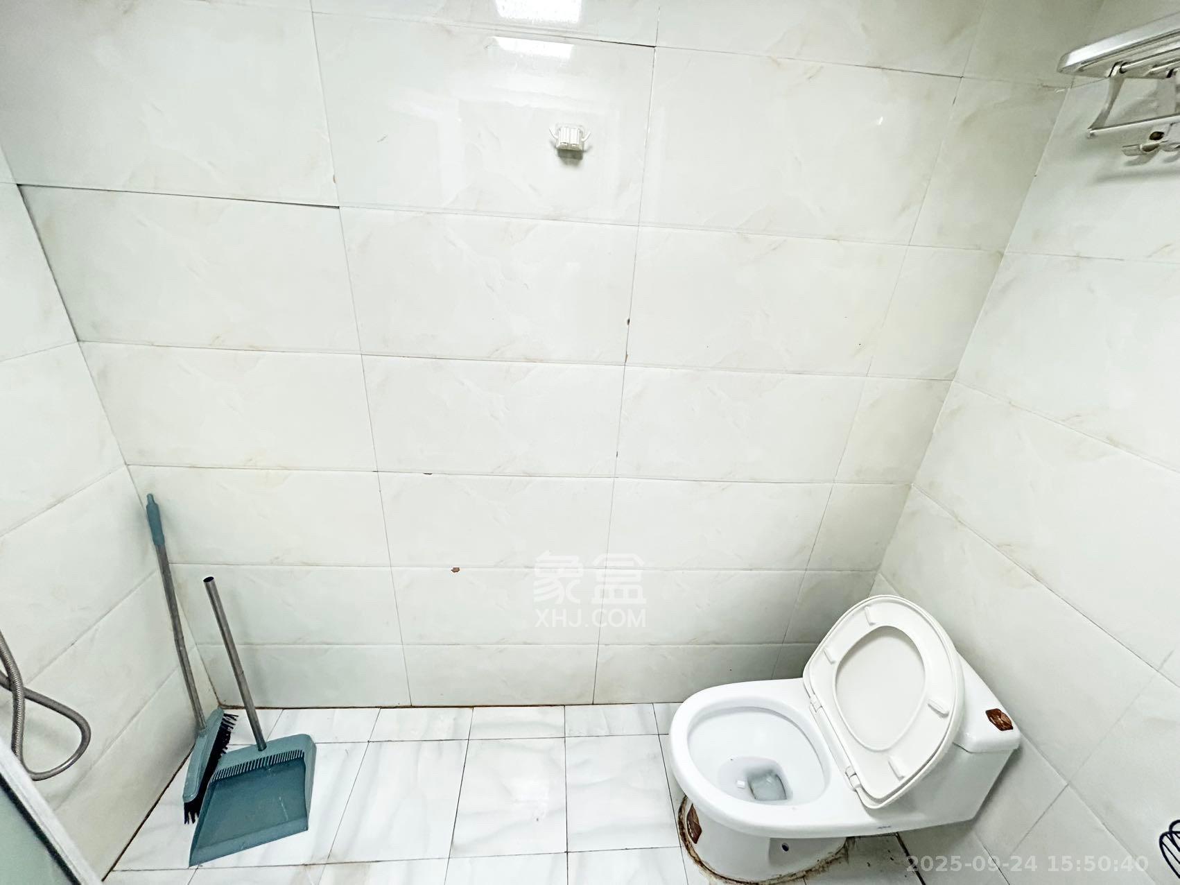 保利国际广场 1室1厅1卫 1700.0元/月 保利国际广场 1室1厅1卫 1700.0元/月室内图