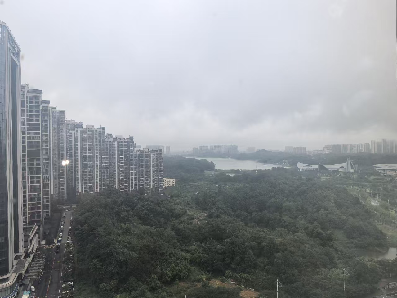 荣盛中央御府  4室2厅2卫    61.8万 荣盛中央御府  4室2厅2卫    61.8万