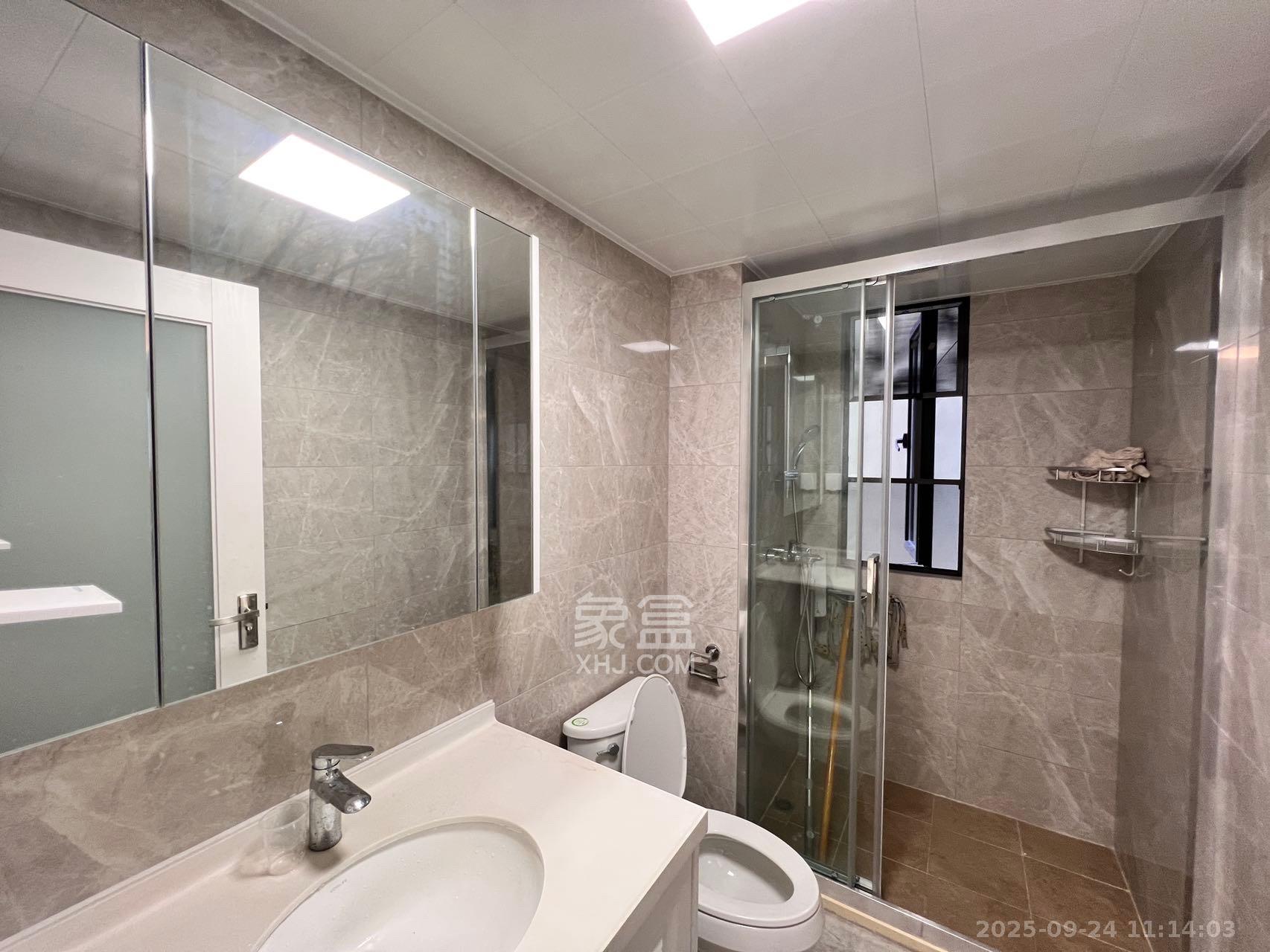 中海珑悦府  4室2厅2卫   3500.00元/月室内图