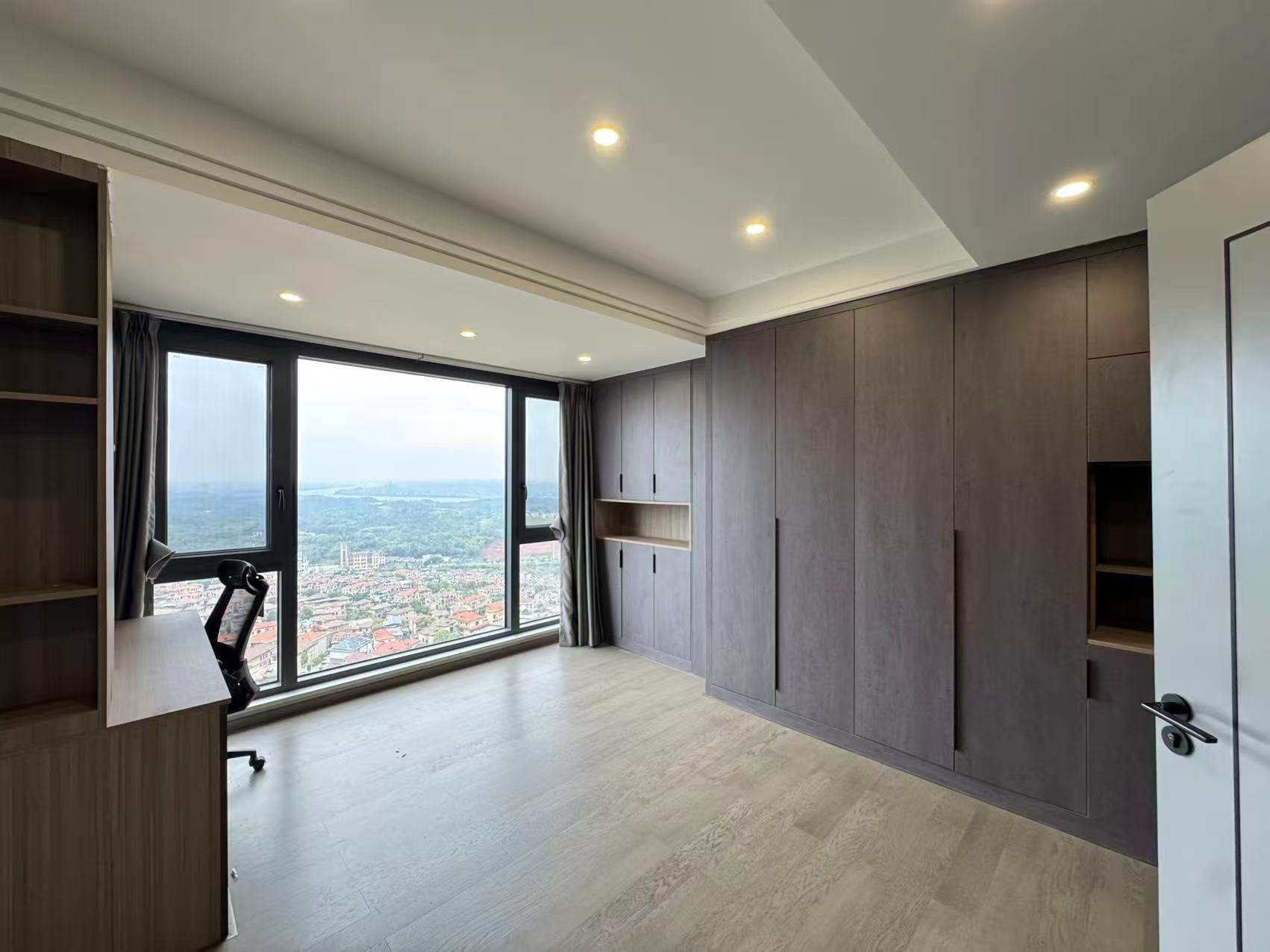 城市公园 4室2厅2卫 92.8万 城市公园 4室2厅2卫 92.8万室内图