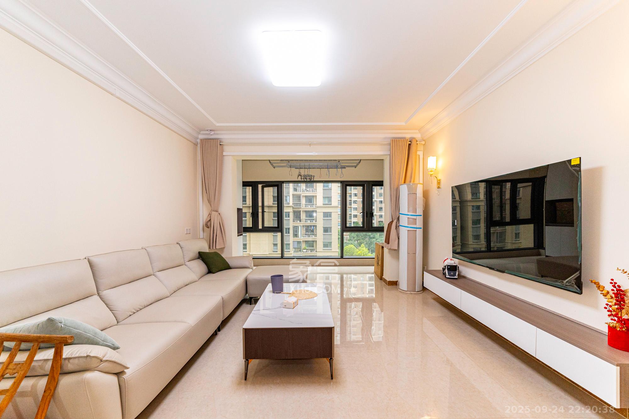 恒大雅苑  4室2厅1卫    160.0万 恒大雅苑  4室2厅1卫    160.0万