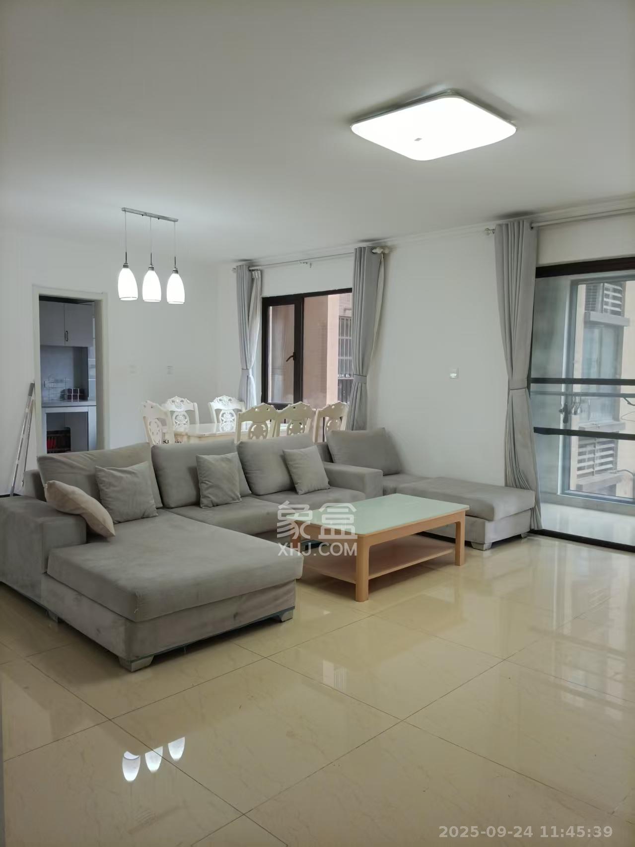 华润凤凰城三期 3室2厅1卫 2100.0元/月 华润凤凰城三期 3室2厅1卫 2100.0元/月室内图