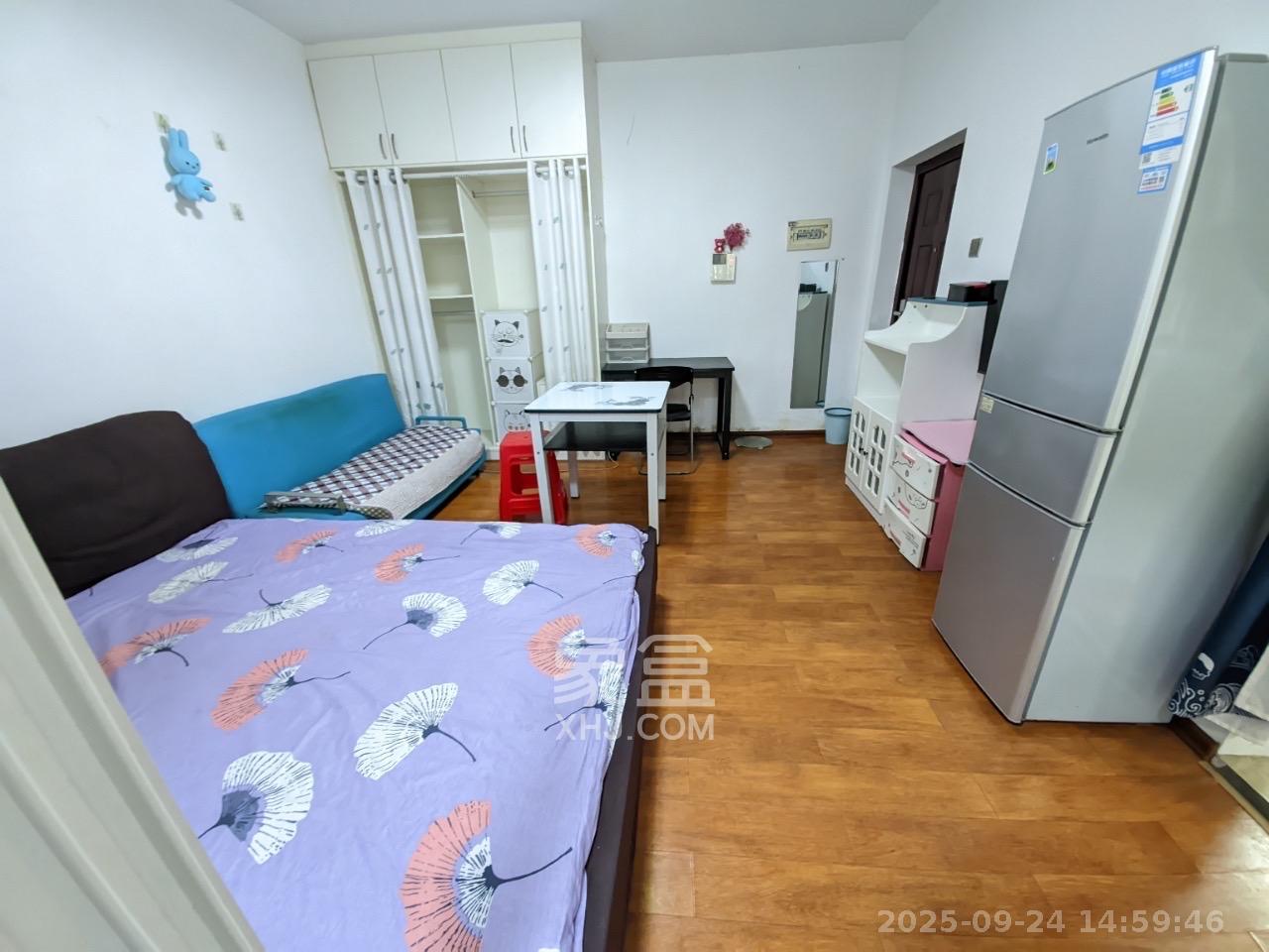 上河国际C区  1室1厅1卫    1700.0元/月
