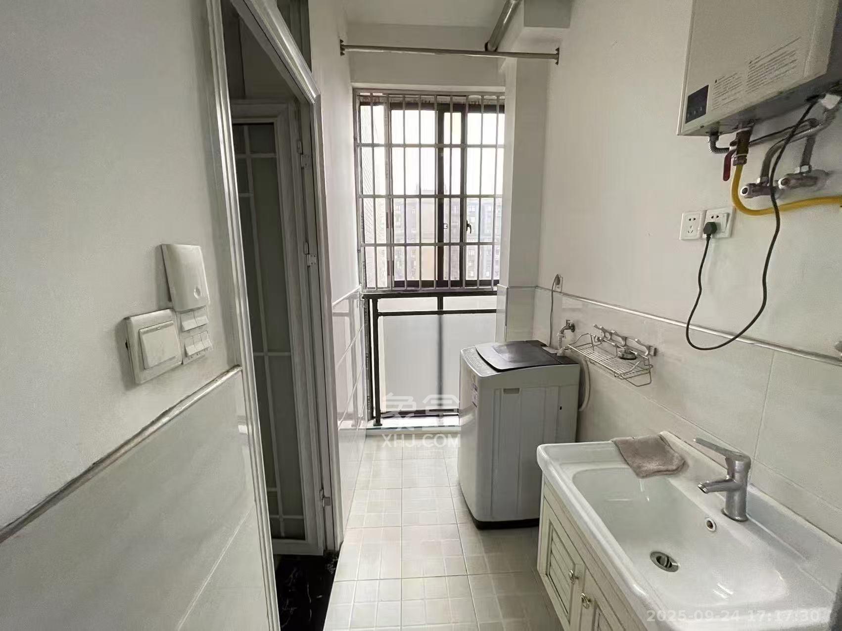 中央美郡 2室2厅1卫 2600.0元/月 中央美郡 2室2厅1卫 2600.0元/月室内图