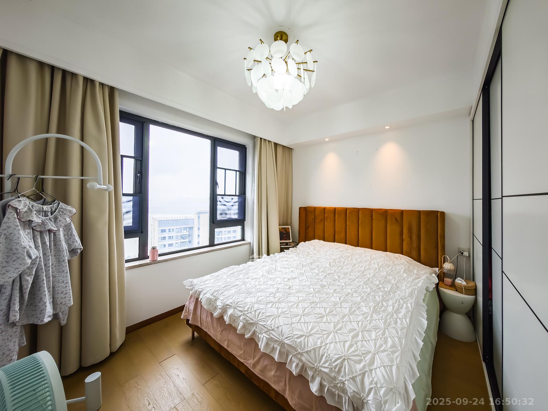 长沙万境潇湘  3室2厅2卫    116.8万卧室