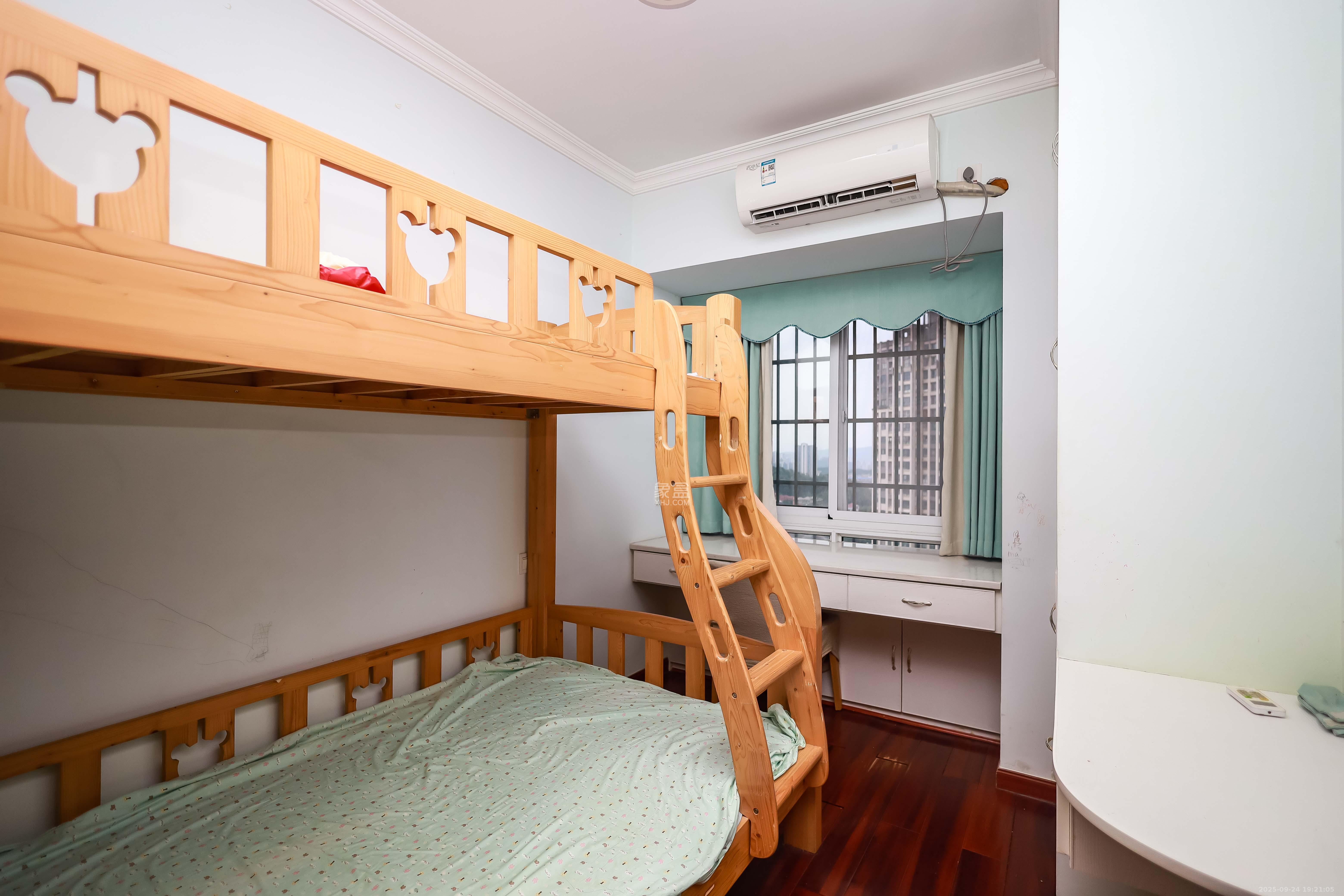 天麓尚层 3室2厅1卫 67.3万 天麓尚层 3室2厅1卫 67.3万卧室