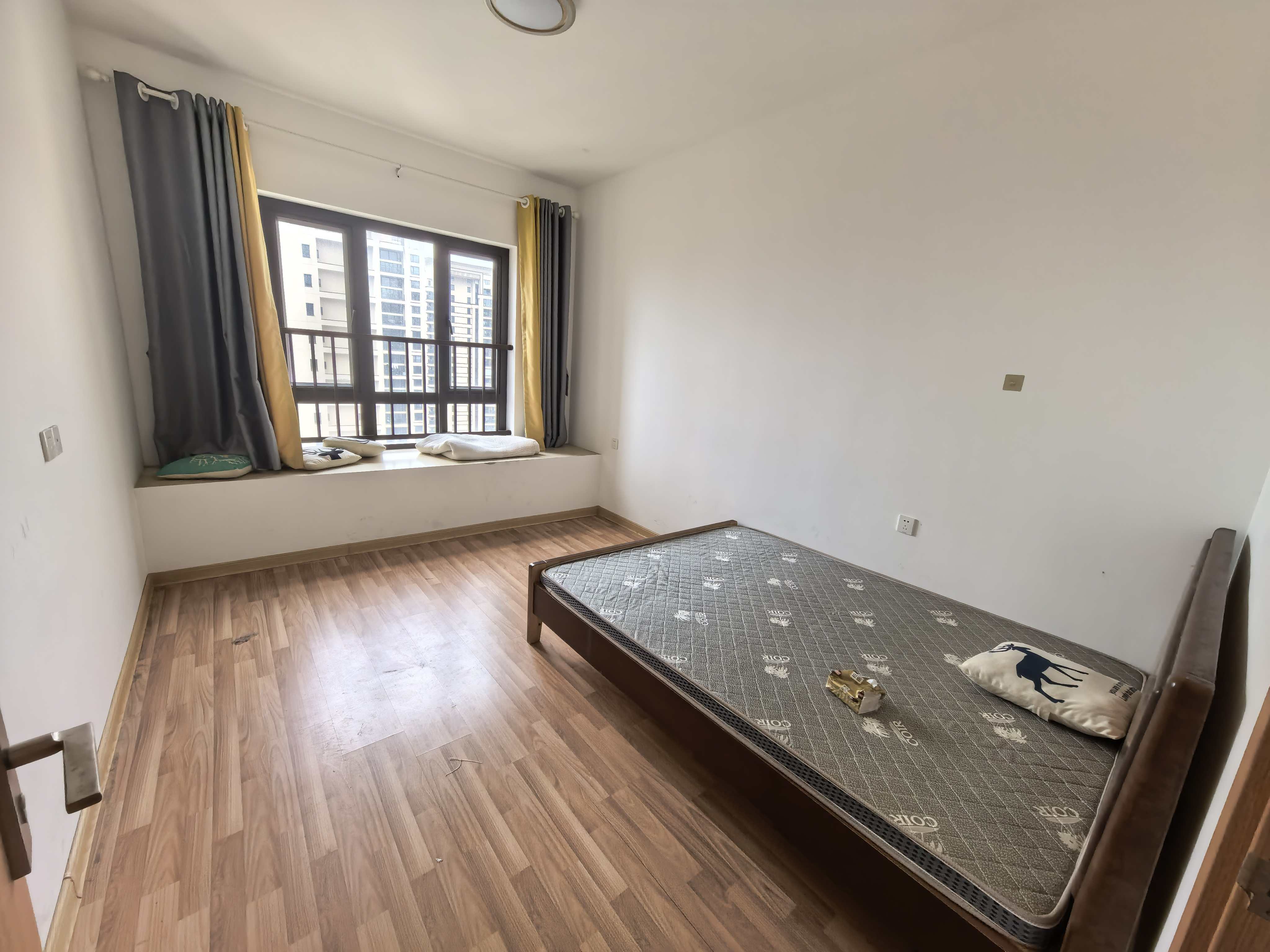 融创海口一号  3室2厅1卫    3800.0元/月室内图