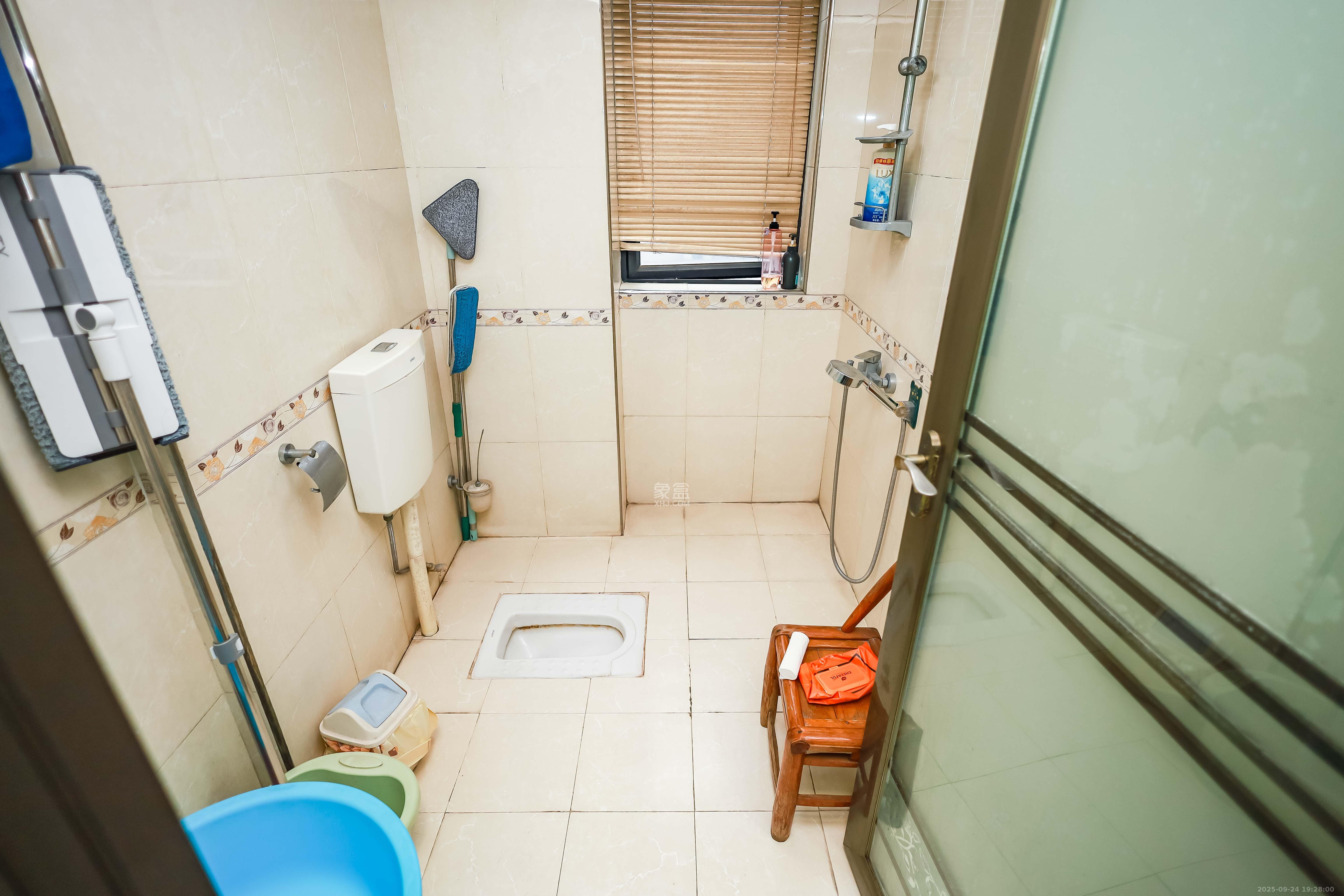 莱茵城 3室2厅1卫 106.0万 莱茵城 3室2厅1卫 106.0万卫生间