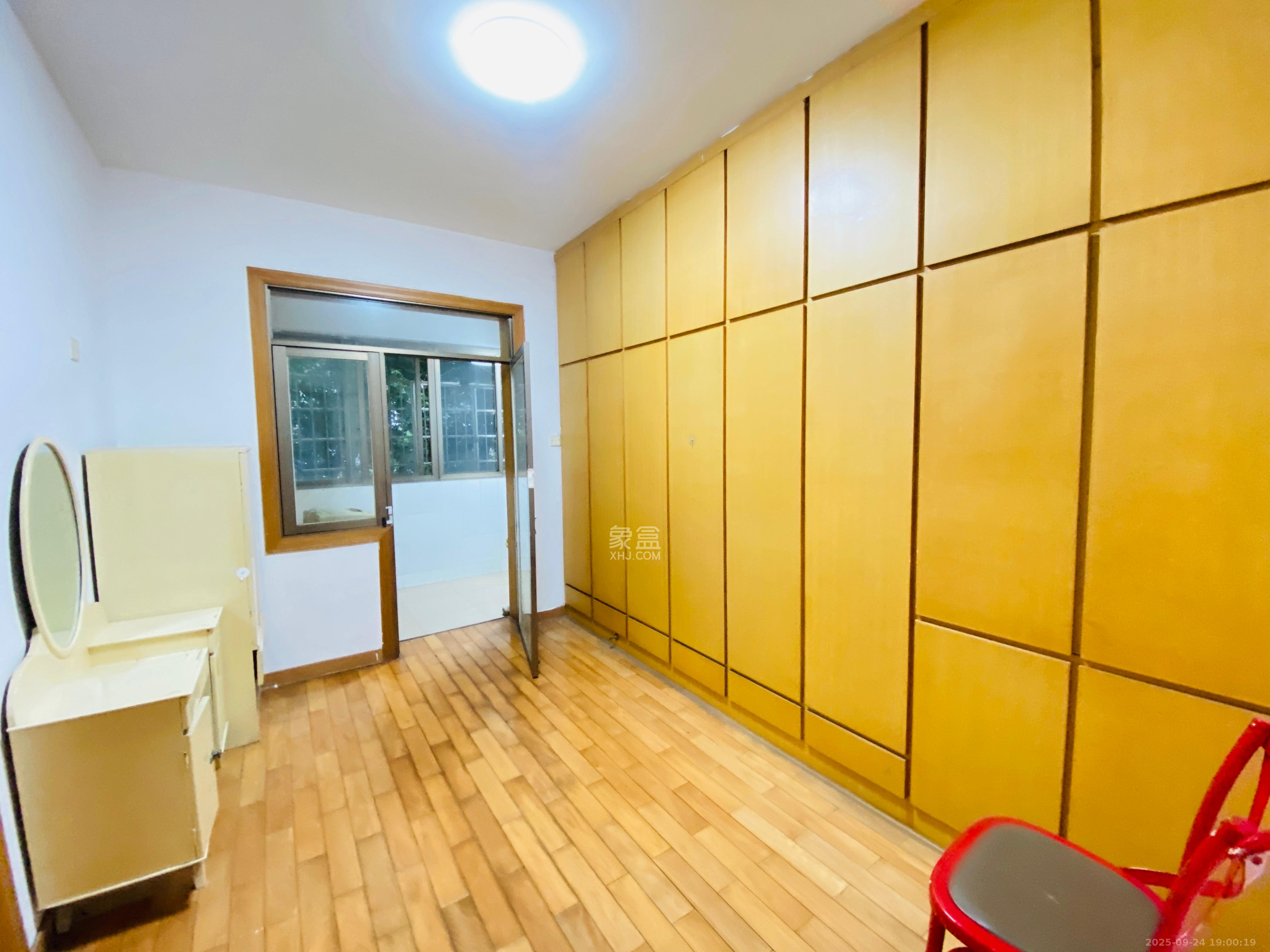 有色金属研究院(湖南有色金属研究院第一、二生活区) 4室2厅1卫 2400.0元/月 有色金属研究院(湖南有色金属研究院第一、二生活区) 4室2厅1卫 2400.0元/月室内图