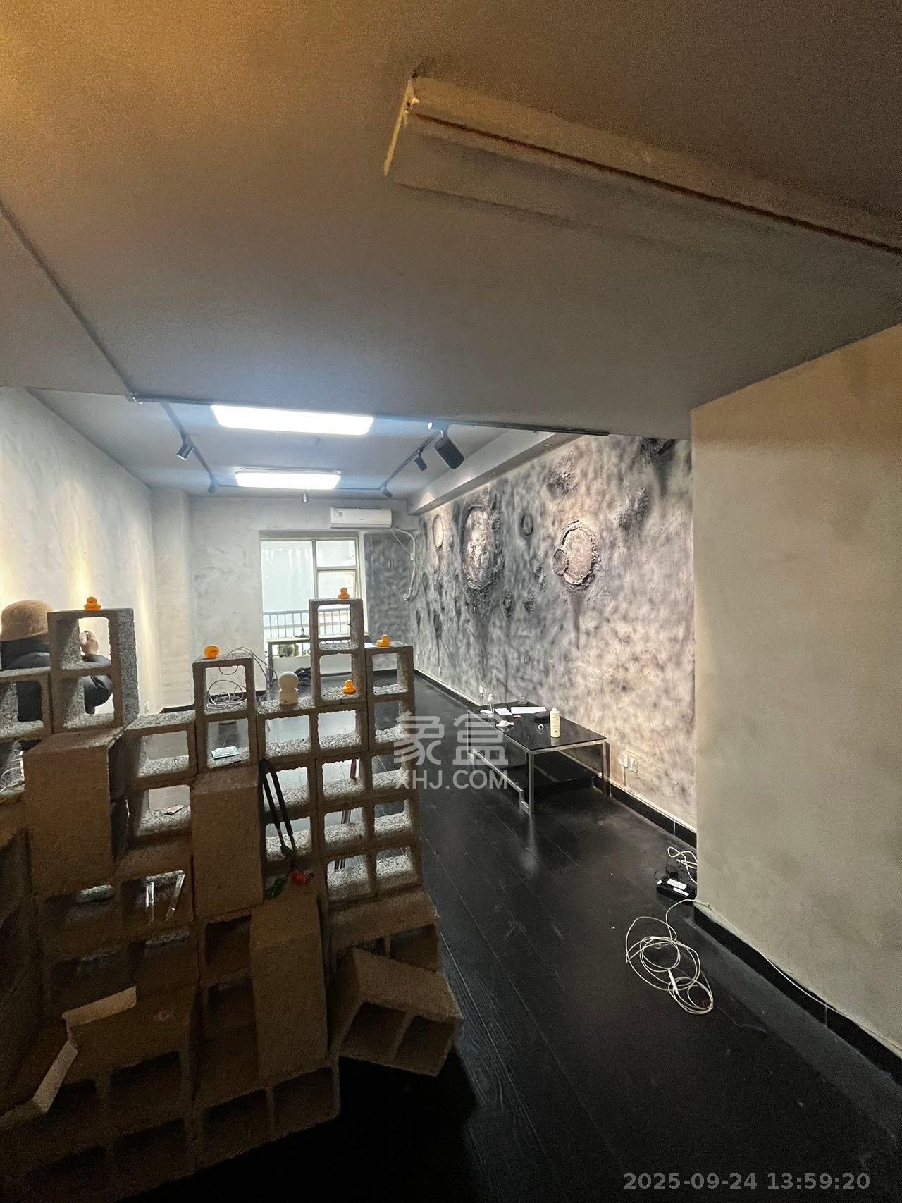 五一新干线  1室1厅1卫    2800.0元/月室内图