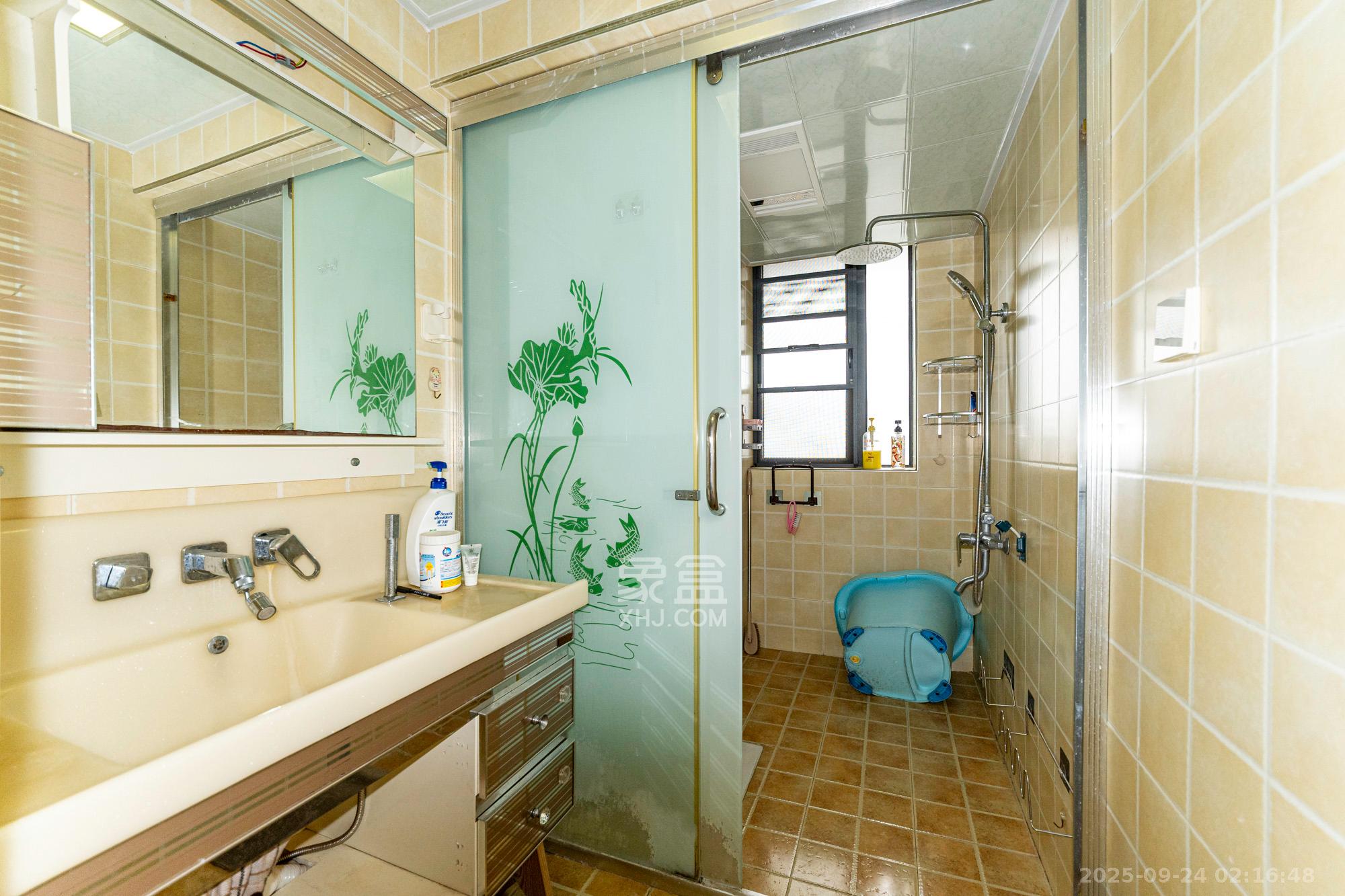 盛地尊域 3室2厅2卫 78.0万 盛地尊域 3室2厅2卫 78.0万卫生间