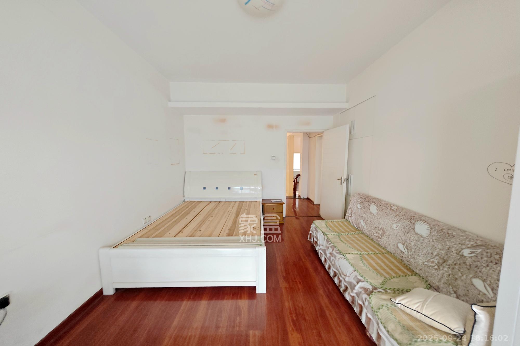 鑫天鑫城 4室2厅2卫 125.0万 鑫天鑫城 4室2厅2卫 125.0万卧室