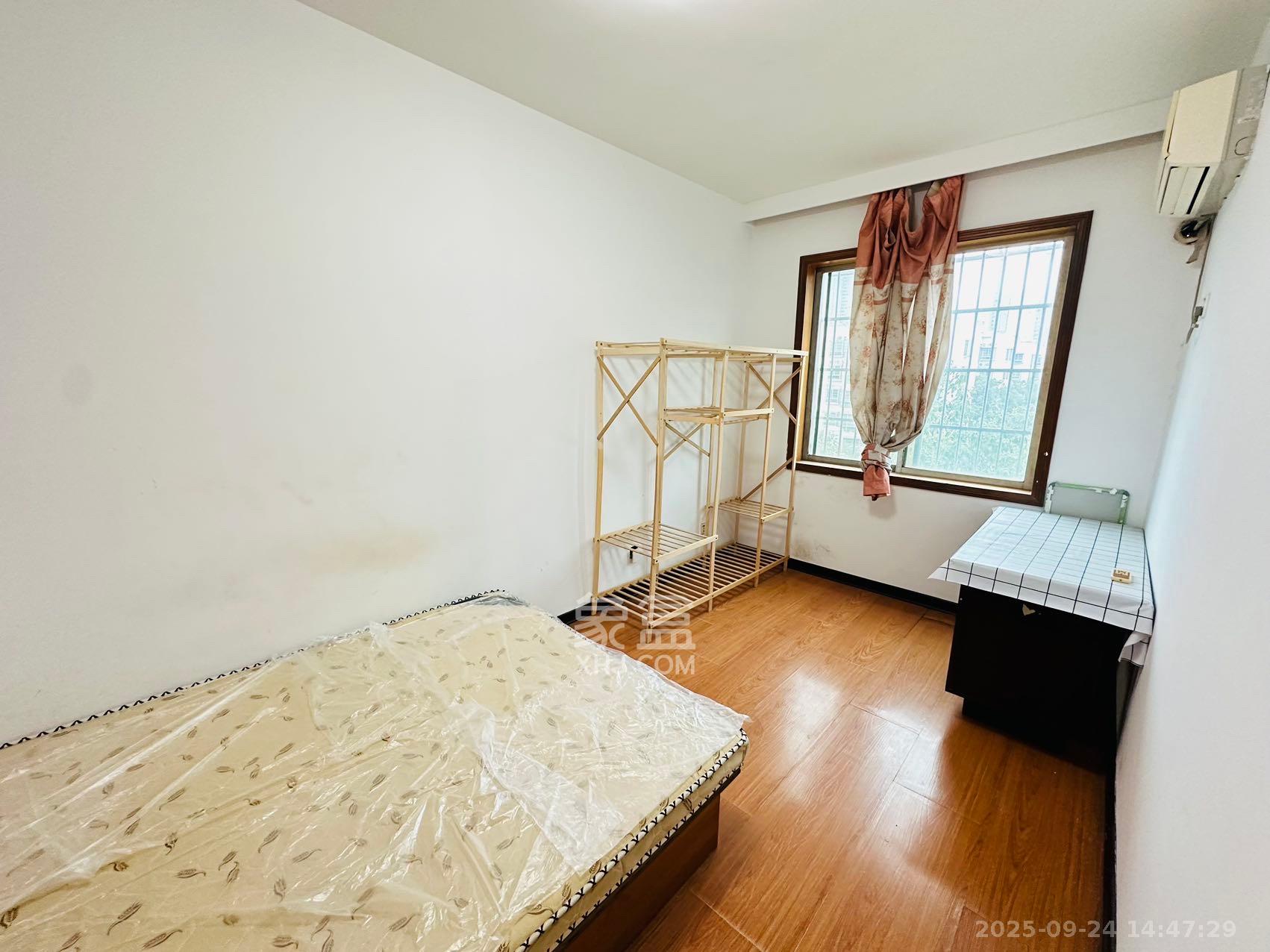 中南汽车世界 3室2厅1卫 1200.0元/月 中南汽车世界 3室2厅1卫 1200.0元/月室内图