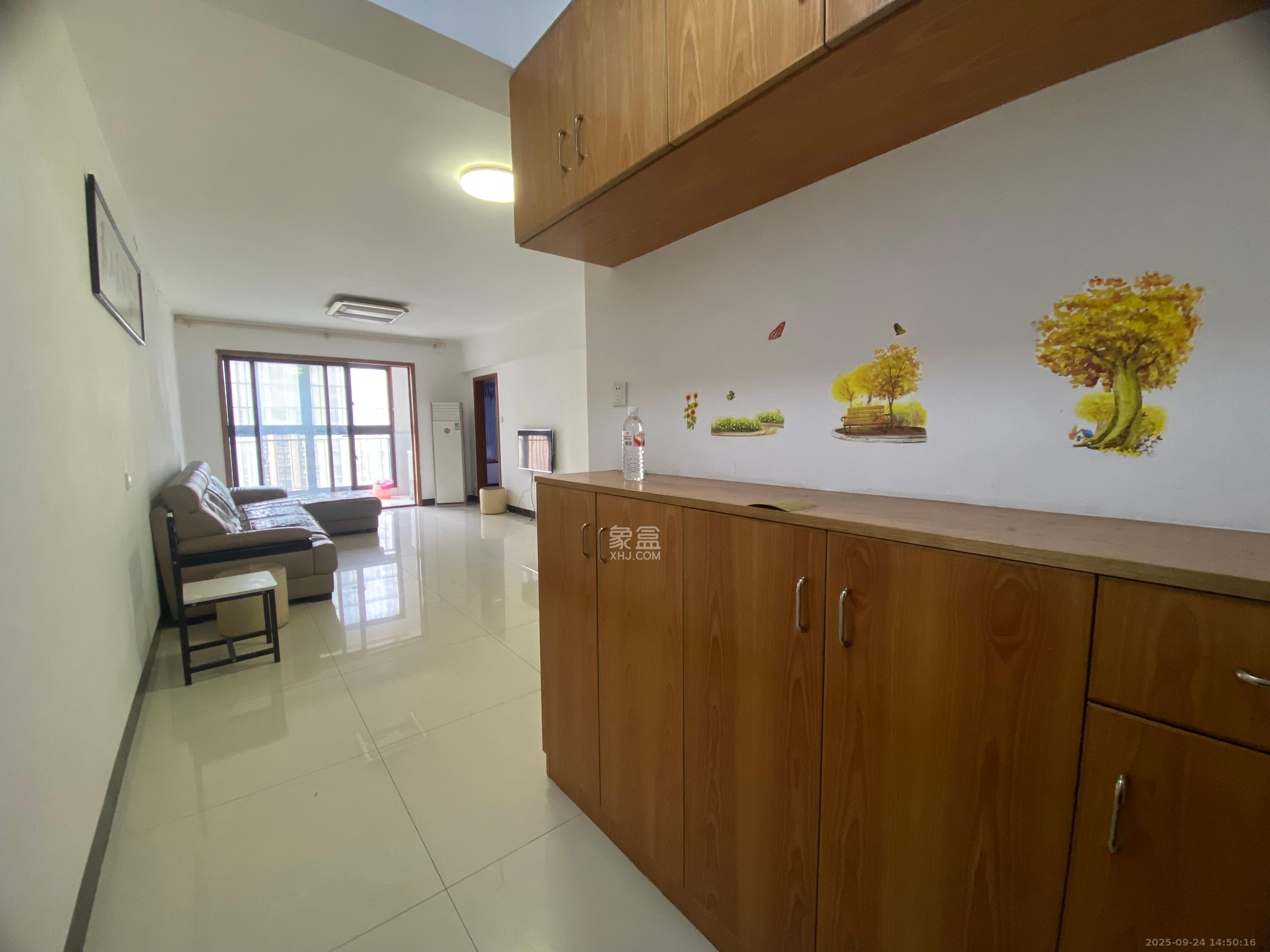 华润凤凰城三期  3室2厅1卫    2200.0元/月室内图