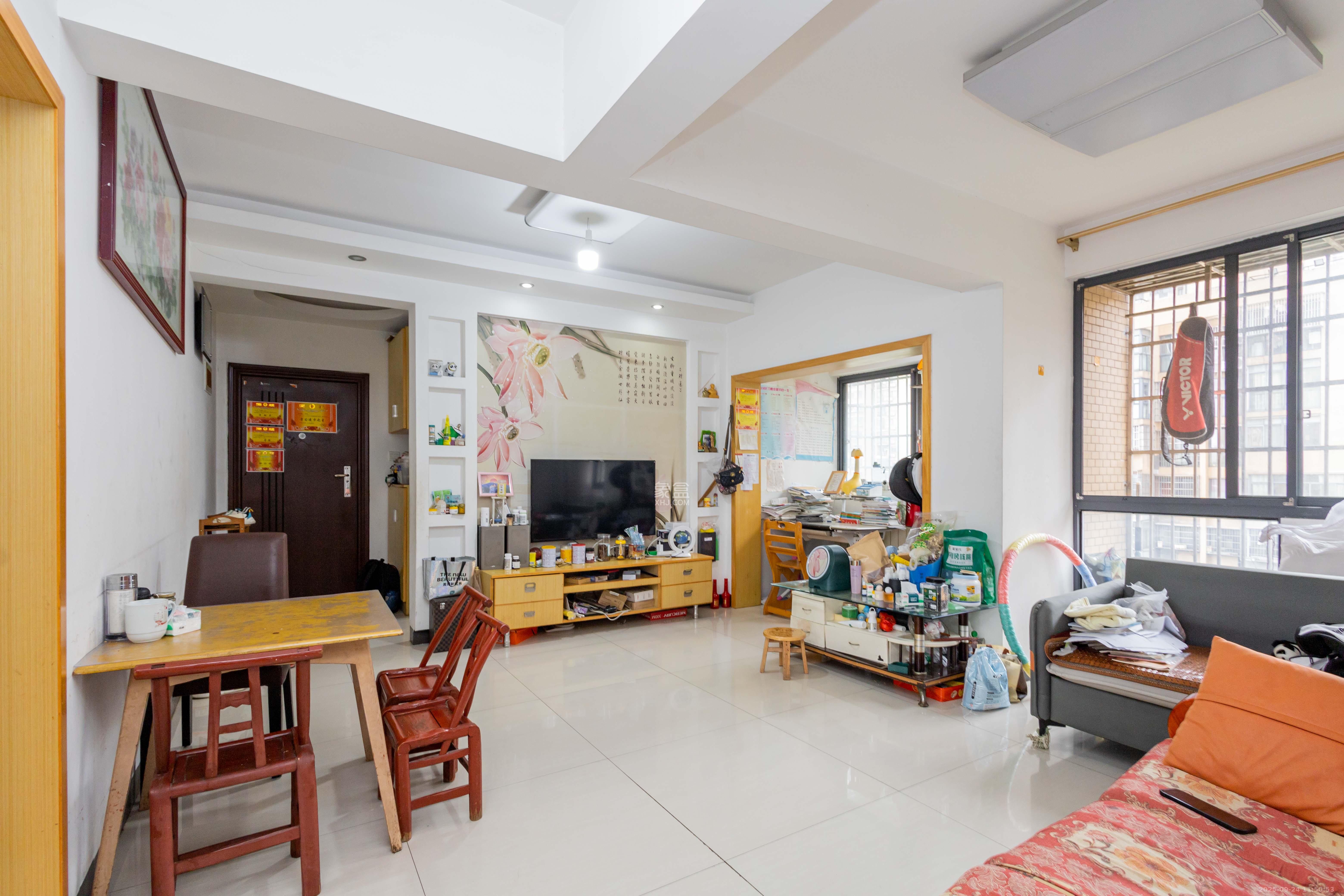 中国铁建国际城一期  3室2厅2卫    52.8万 中国铁建国际城一期  3室2厅2卫    52.8万客厅