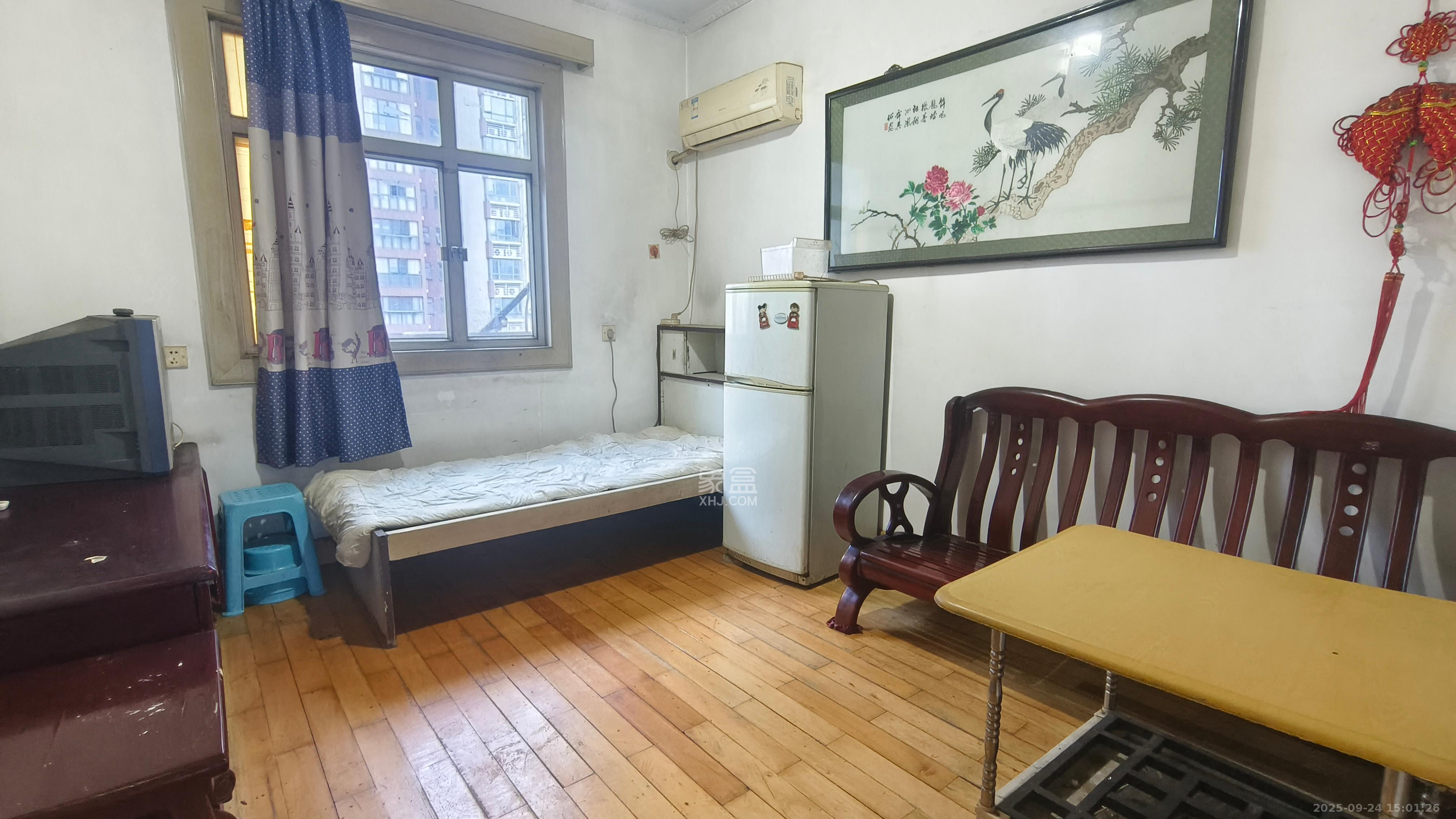 红石咀社区（湖南省第六工程公司宿舍）  1室1厅1卫    1000.0元/月室内图