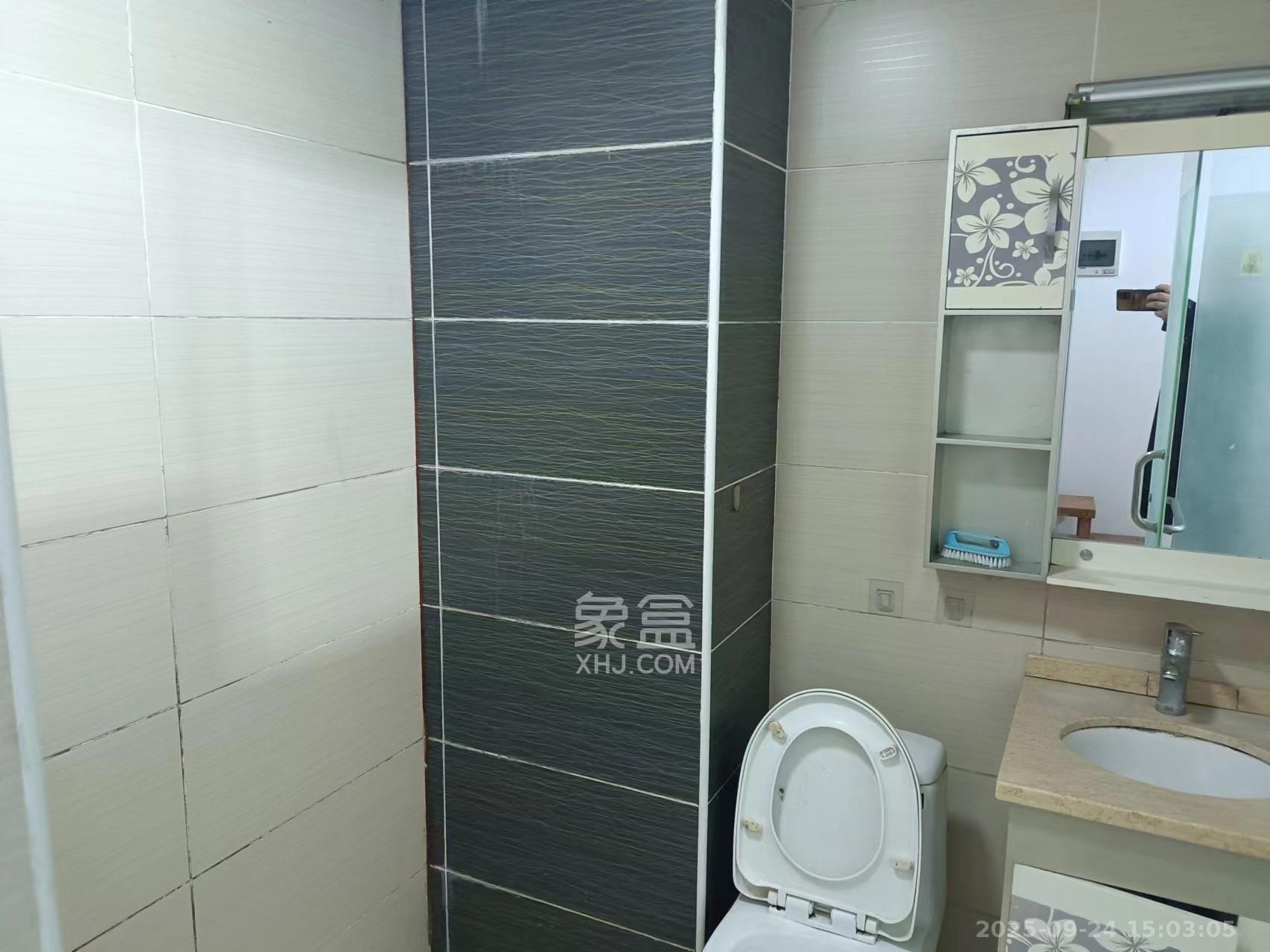 水岸世景 1室1厅1卫 1000.0元/月 水岸世景 1室1厅1卫 1000.0元/月室内图