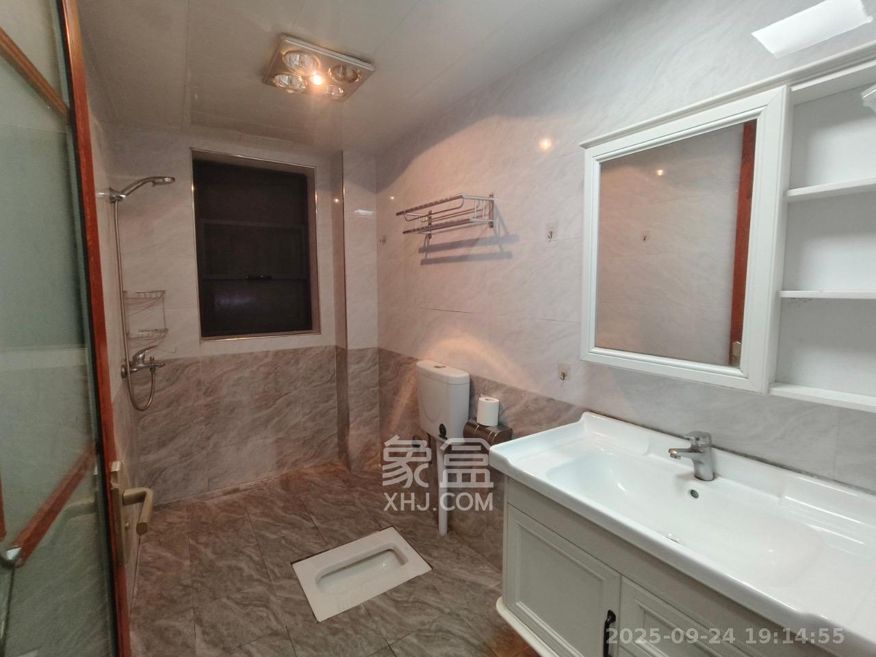 中交中央公园D4区 3室2厅2卫 2700.0元/月 中交中央公园D4区 3室2厅2卫 2700.0元/月室内图