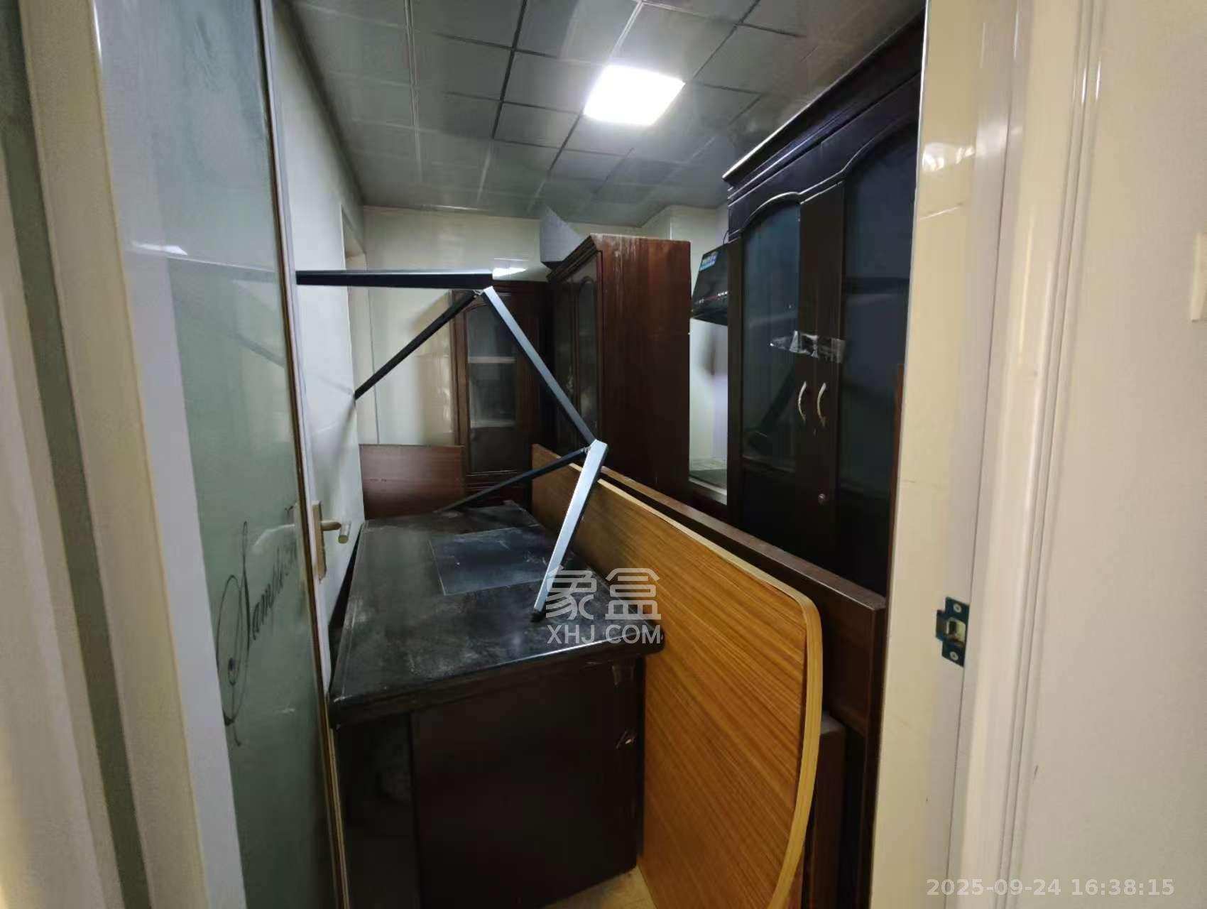 万国城(当代满庭春MOMA)三期 4室2厅1卫 3500.0元/月 万国城(当代满庭春MOMA)三期 4室2厅1卫 3500.0元/月室内图