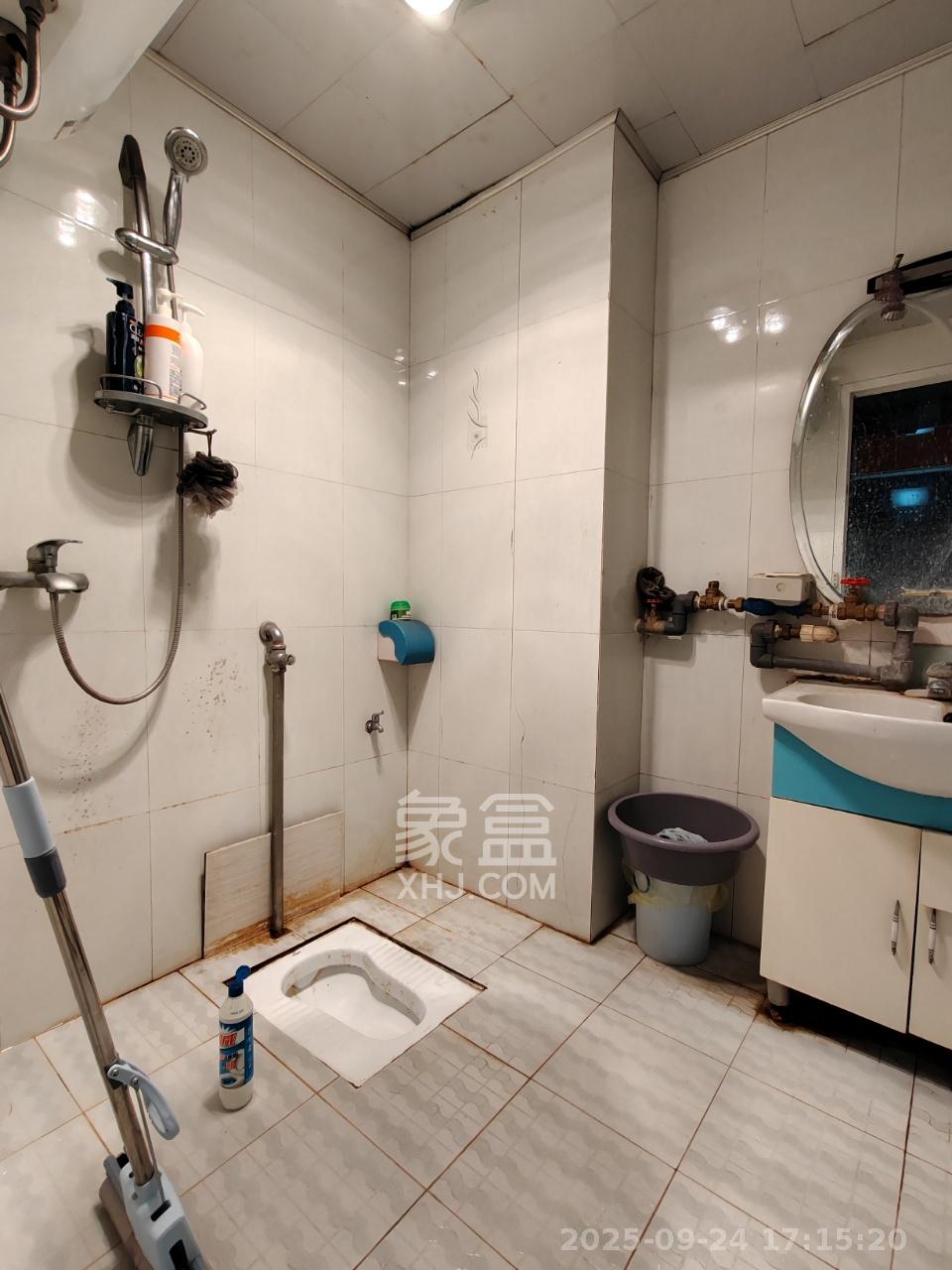 枫华府第 1室1厅1卫 1100.0元/月 枫华府第 1室1厅1卫 1100.0元/月室内图