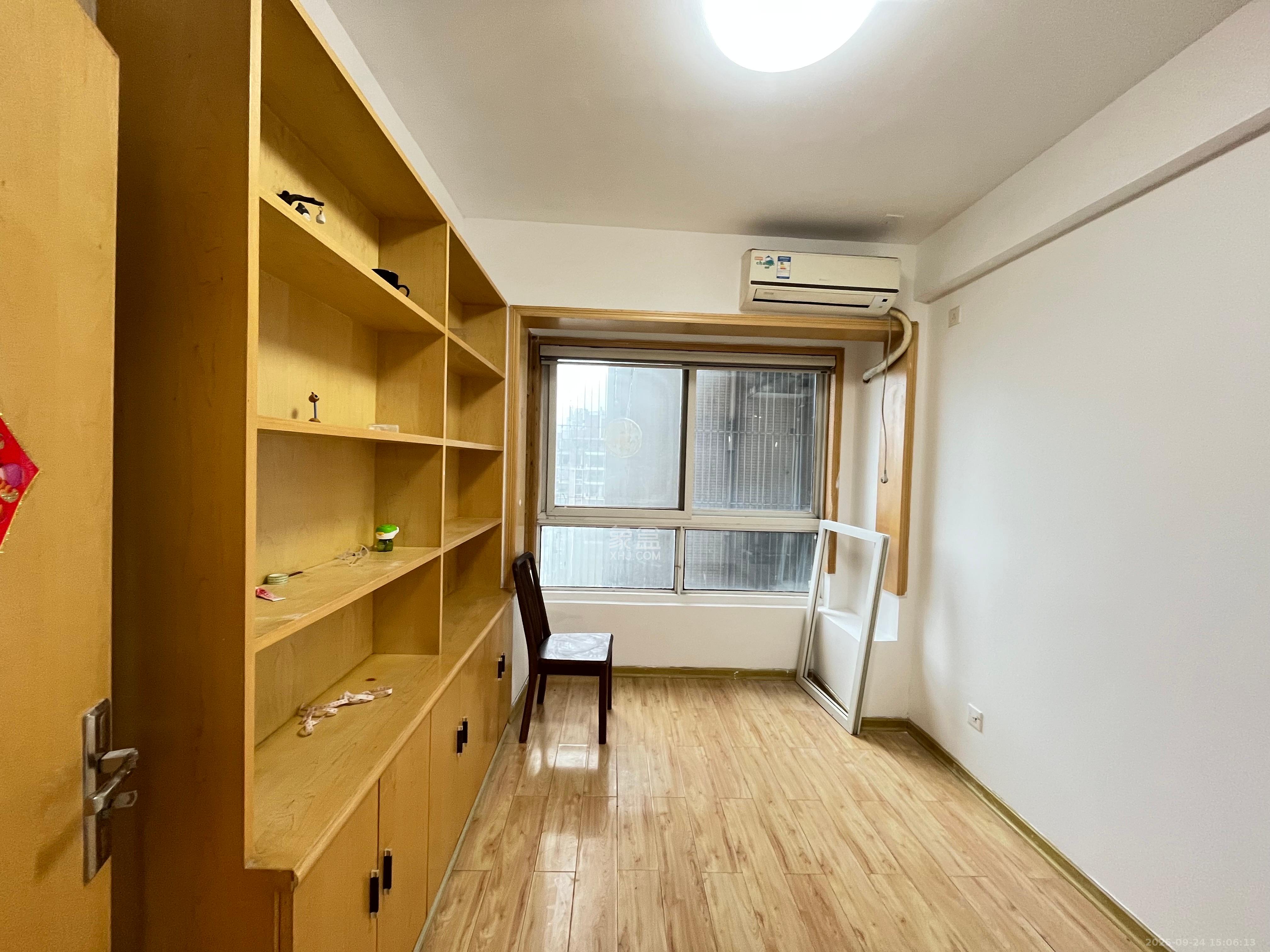 银港水晶城  3室2厅1卫   2800.00元/月室内图