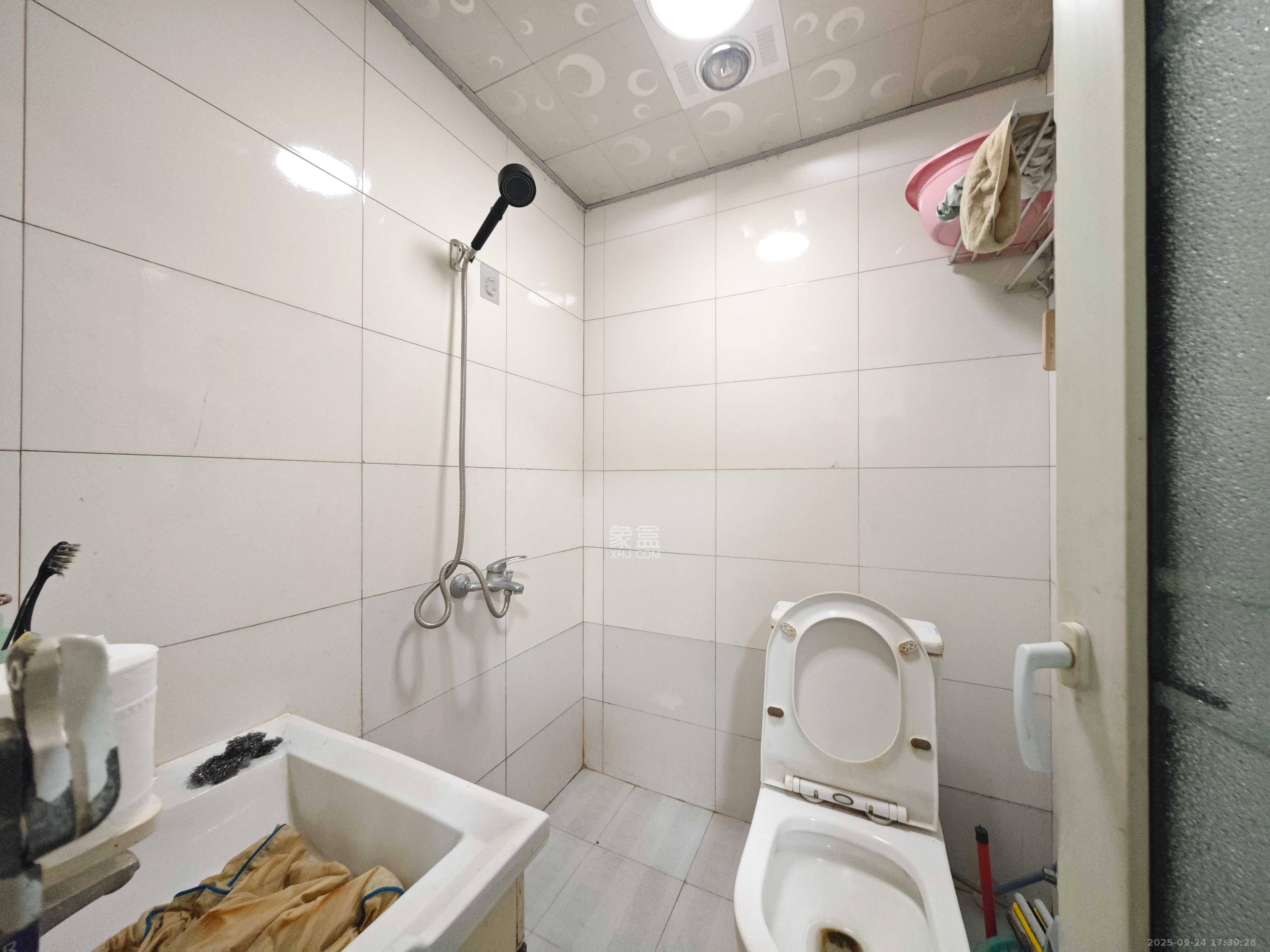 泰禹家园(彩云之翼家园一期、二期、三期) 1室2厅2卫 36.8万 泰禹家园(彩云之翼家园一期、二期、三期) 1室2厅2卫 36.8万其他