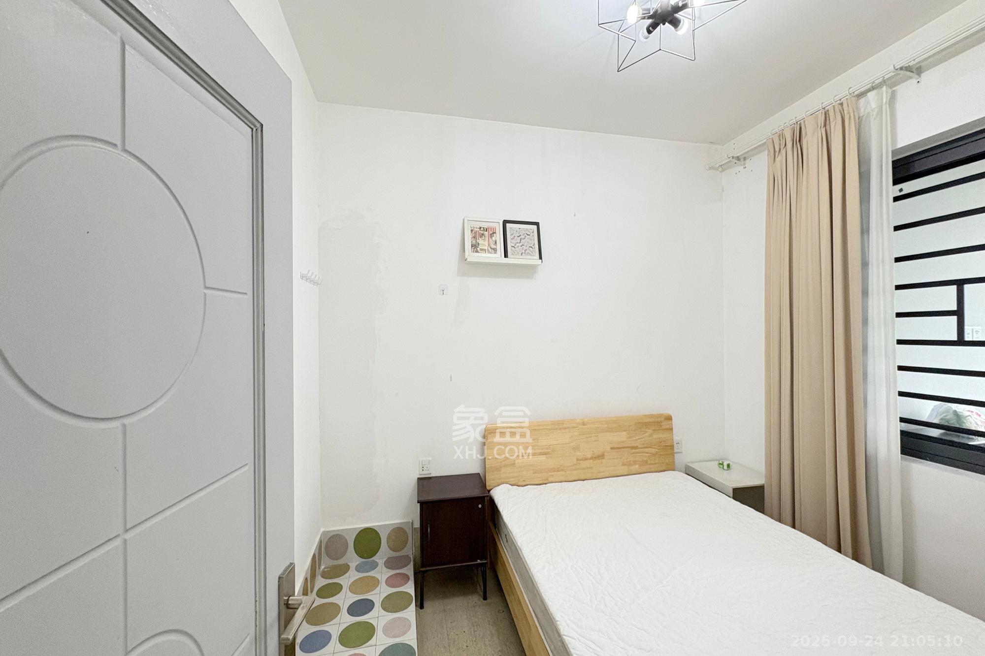 五一大道202(中环壹世界) 3室2厅1卫 130.0万 五一大道202(中环壹世界) 3室2厅1卫 130.0万其他