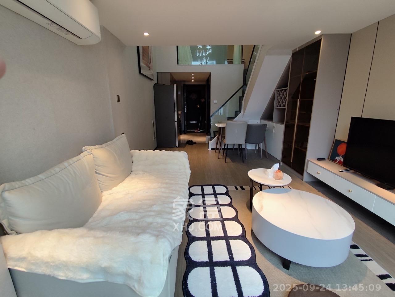 中一鲲出(鲲鹏府) 2室1厅1卫 2700.0元/月 中一鲲出(鲲鹏府) 2室1厅1卫 2700.0元/月室内图