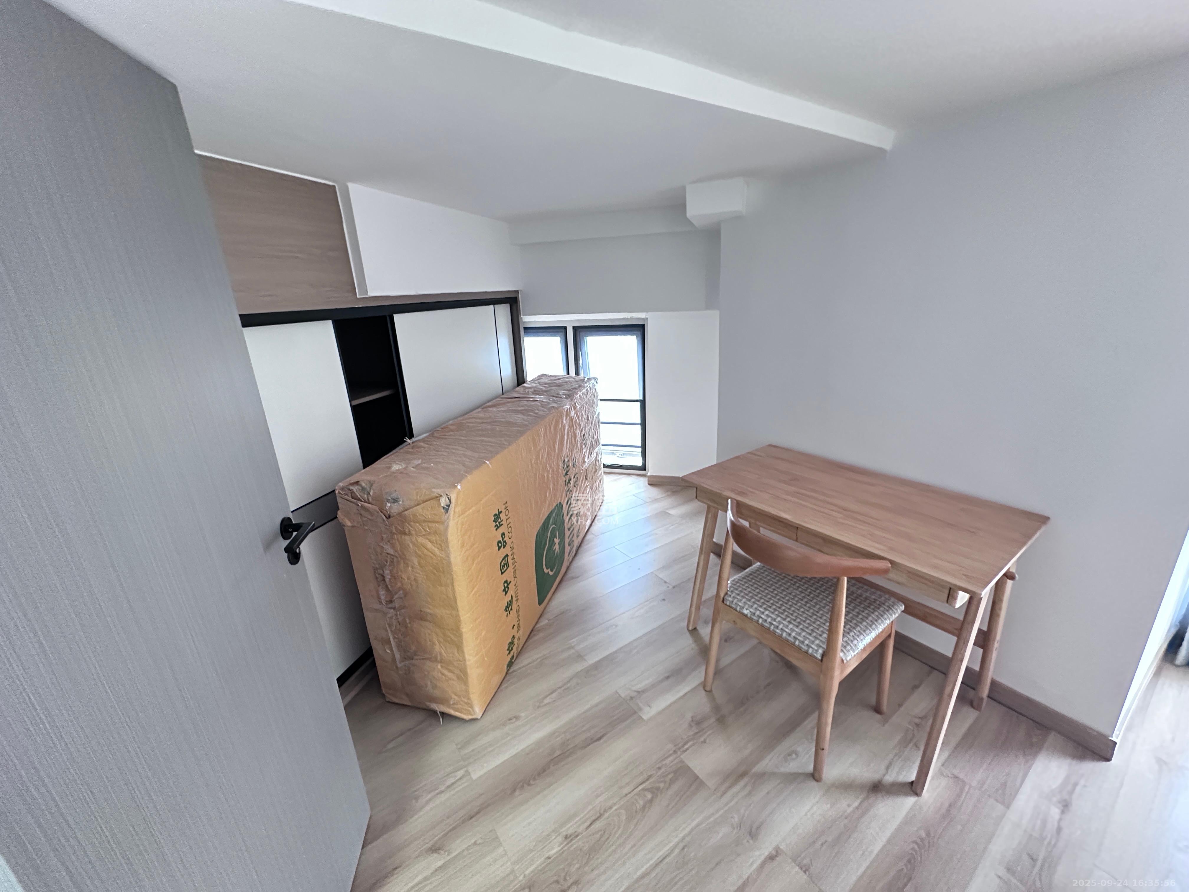 绿地长沙城际空间站(绿地新里佳苑) 1室0厅0卫 2100.0元/月 绿地长沙城际空间站(绿地新里佳苑) 1室0厅0卫 2100.0元/月室内图