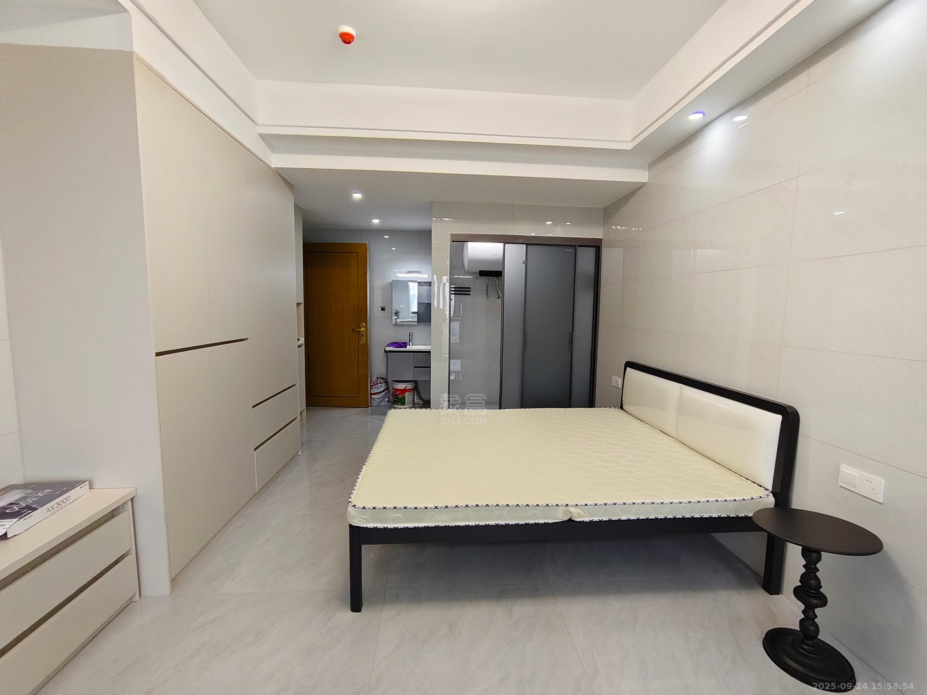 恒大华府 1室0厅0卫 1600.0元/月 恒大华府 1室0厅0卫 1600.0元/月室内图