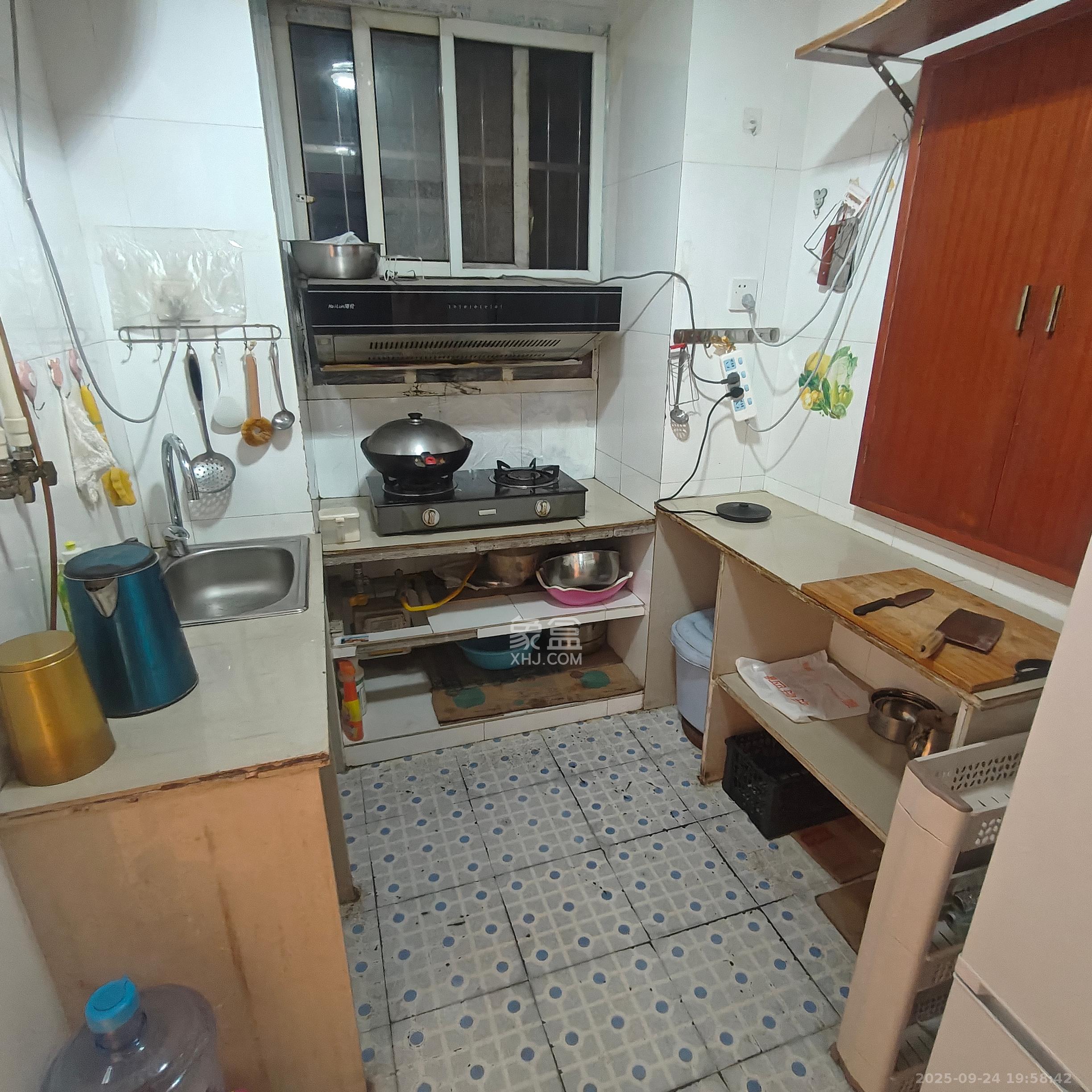 荷晏小区 2室2厅1卫 1600.0元/月 荷晏小区 2室2厅1卫 1600.0元/月室内图