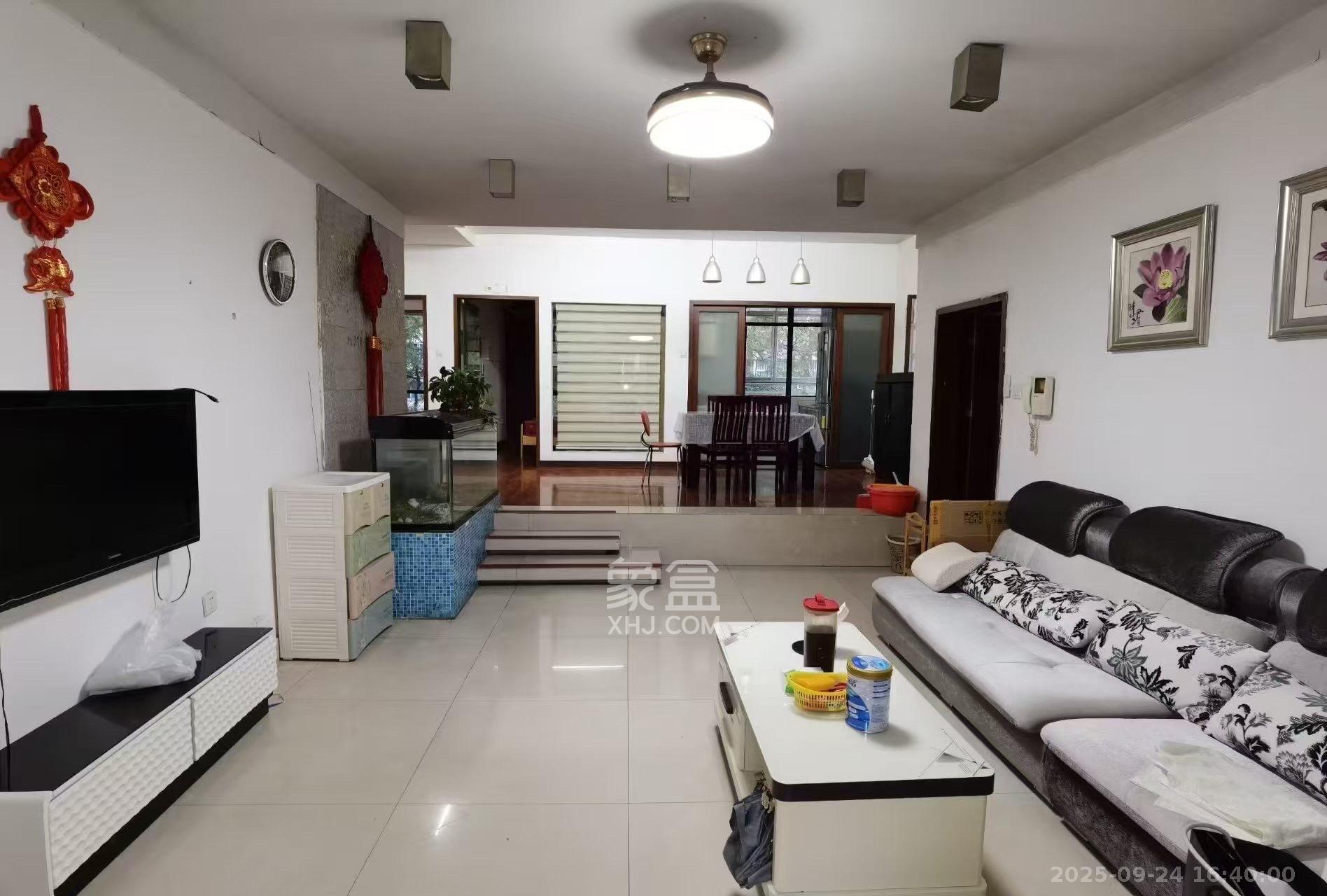 亚华香舍花都 3室1厅1卫 3100.0元/月 亚华香舍花都 3室1厅1卫 3100.0元/月室内图