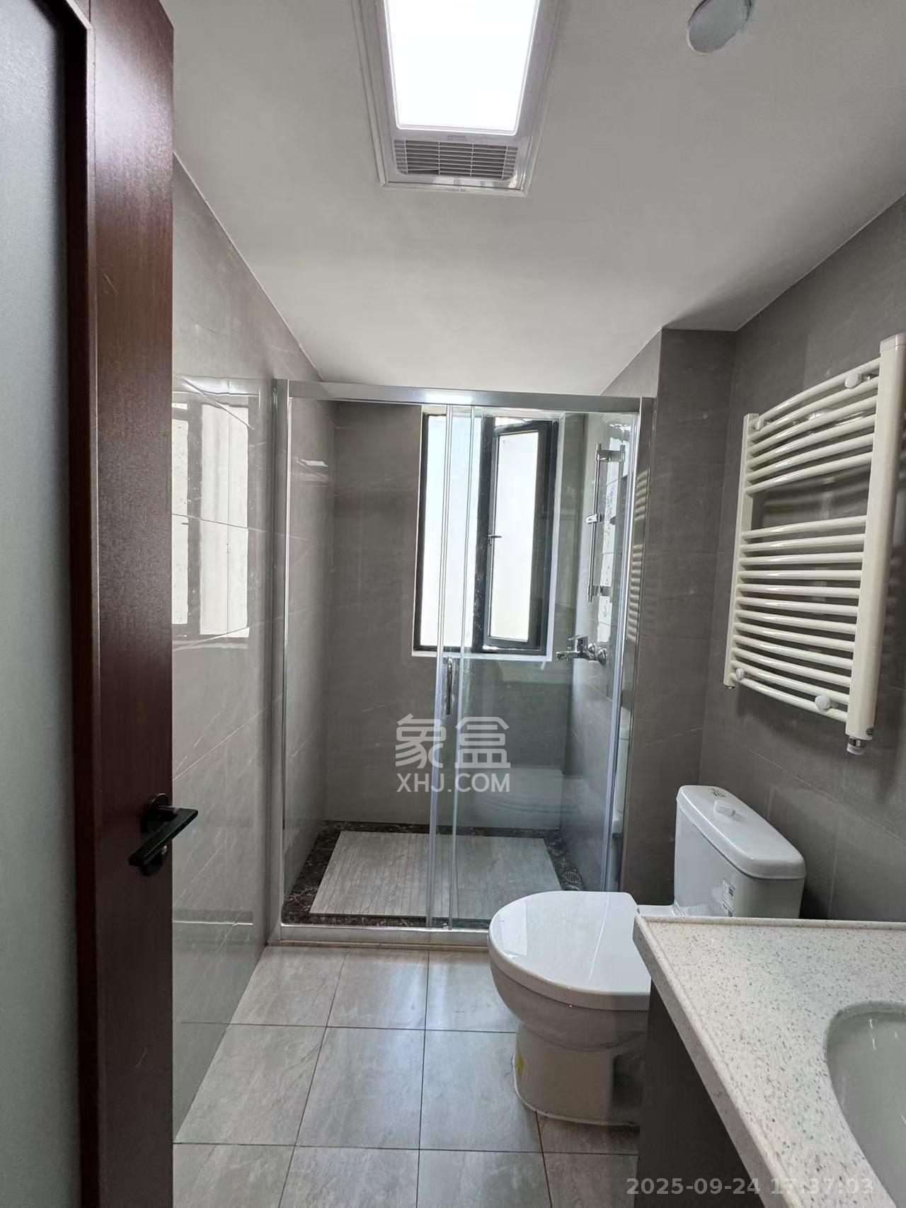 绿地长沙城际空间站(柏仕佳苑) 4室2厅2卫 3800.0元/月 绿地长沙城际空间站(柏仕佳苑) 4室2厅2卫 3800.0元/月室内图