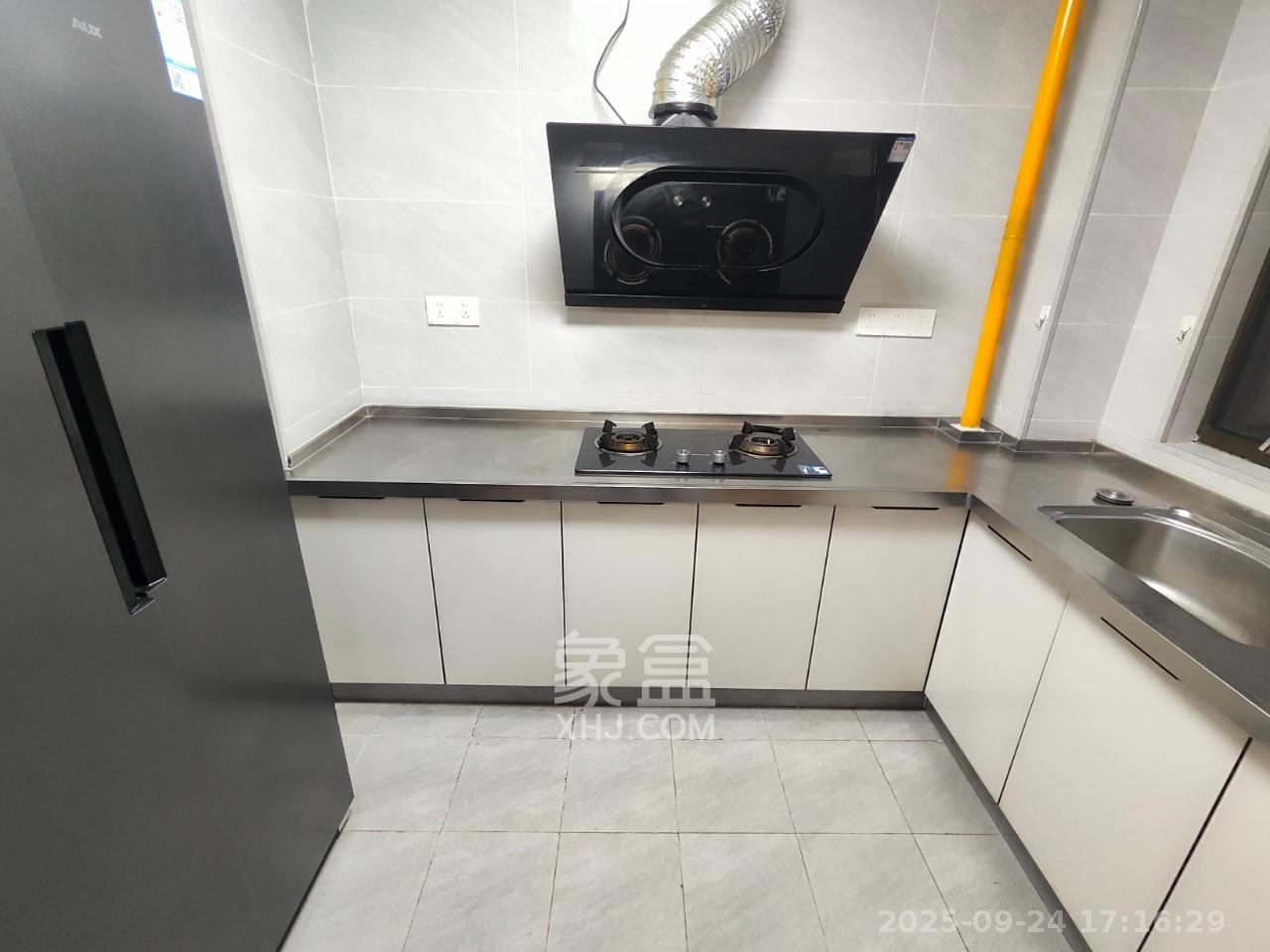 国欣向荣府 4室2厅2卫 4000.0元/月 国欣向荣府 4室2厅2卫 4000.0元/月室内图