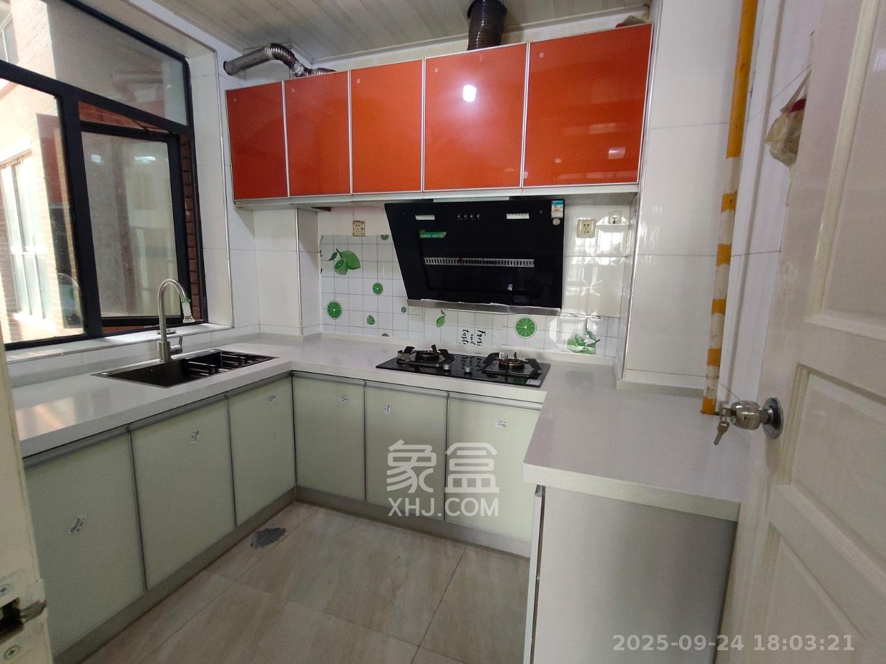 湘绣城 3室2厅1卫 1200.0元/月 湘绣城 3室2厅1卫 1200.0元/月室内图